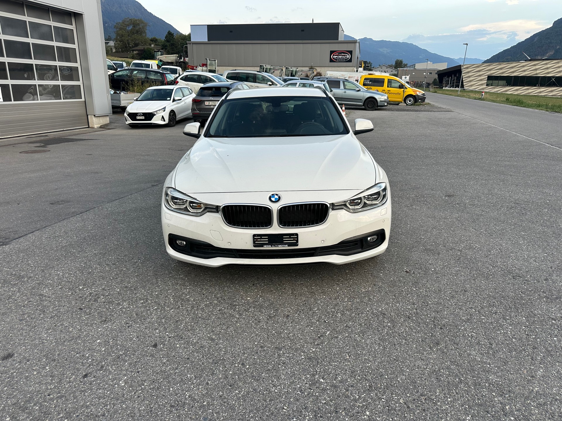BMW 320d xDrive Touring Steptronic-image-0