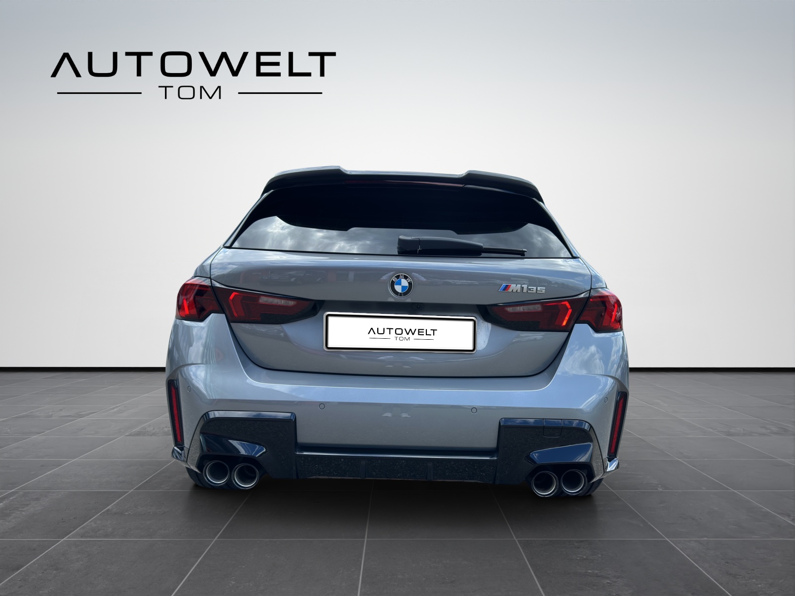 BMW M135 xDrive M Sport Pro * CH * Gratis Service *-image-3
