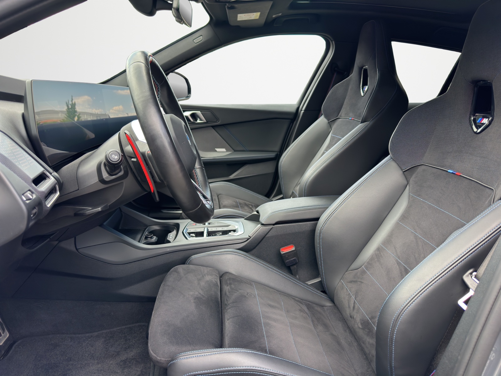 BMW M135 xDrive M Sport Pro * CH * Gratis Service *-image-8