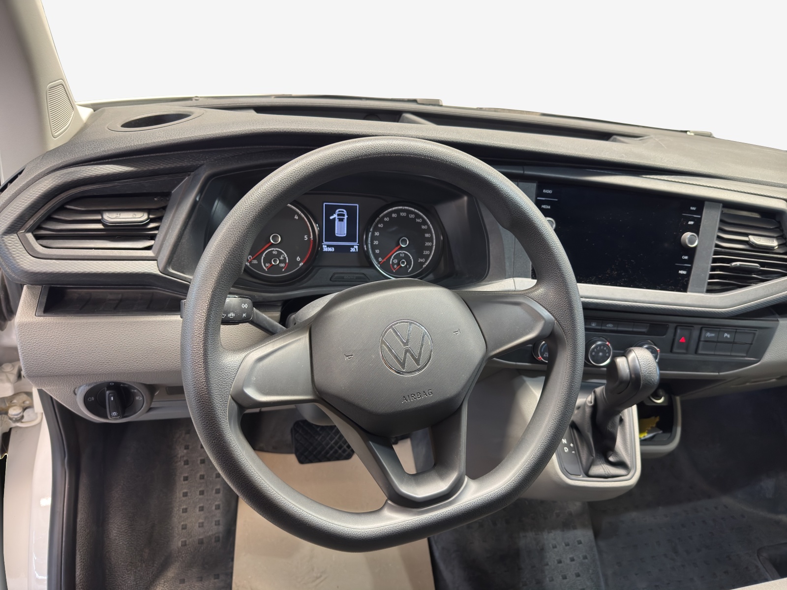 VW T6.1 2.0 TDI DSG-image-9