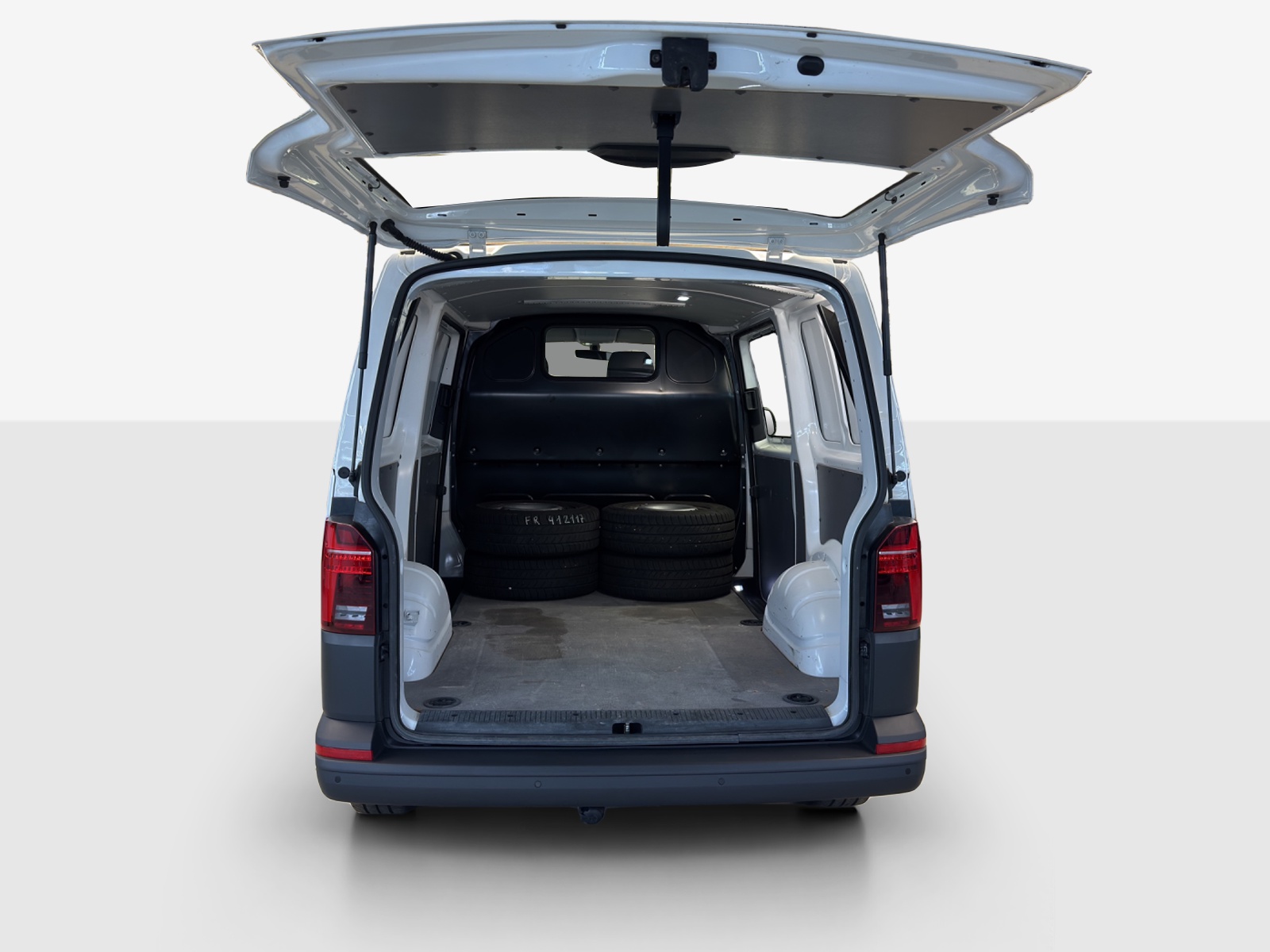 VW T6.1 2.0 TDI DSG-image-12
