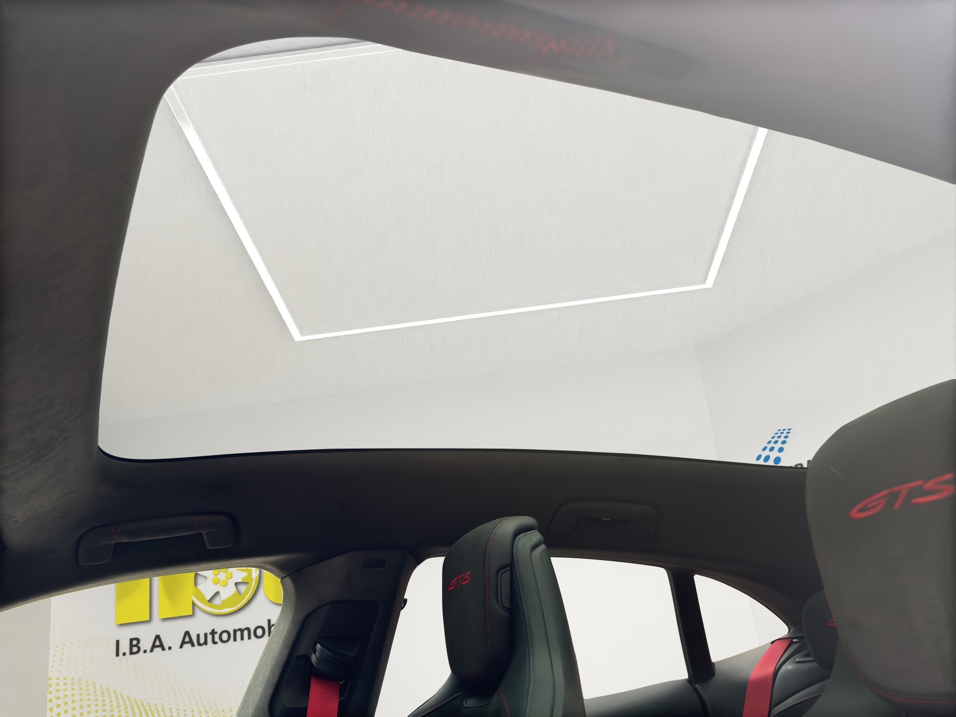 PORSCHE Taycan GTS ST Performance Battery Plus (CH) 2+2-image-15