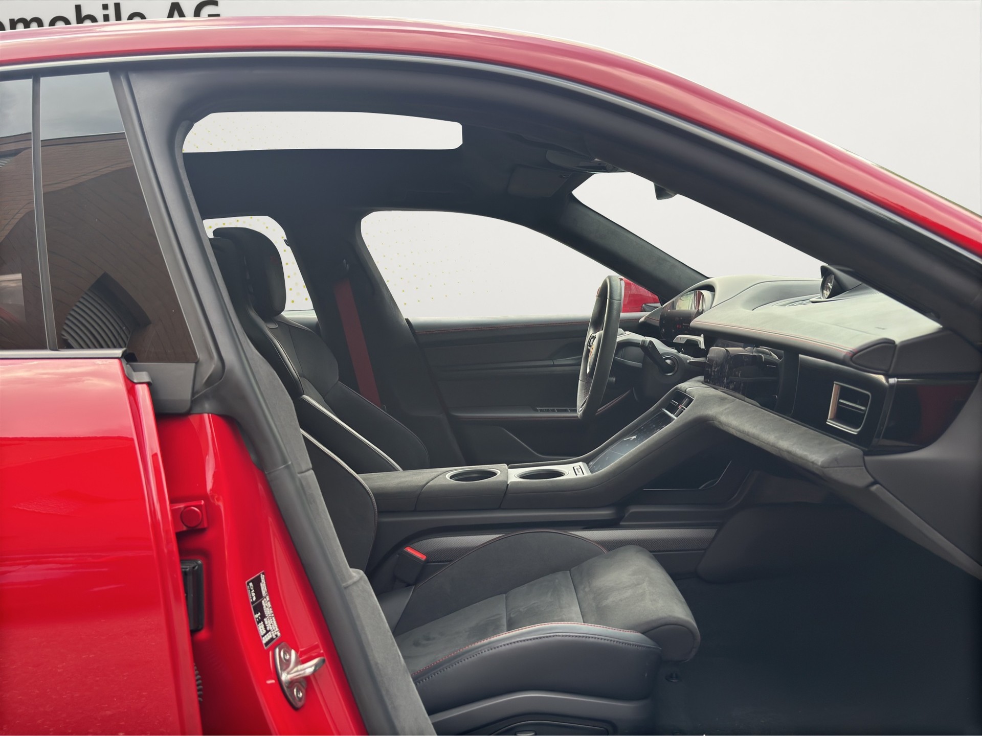PORSCHE Taycan GTS ST Performance Battery Plus (CH) 2+2-image-13