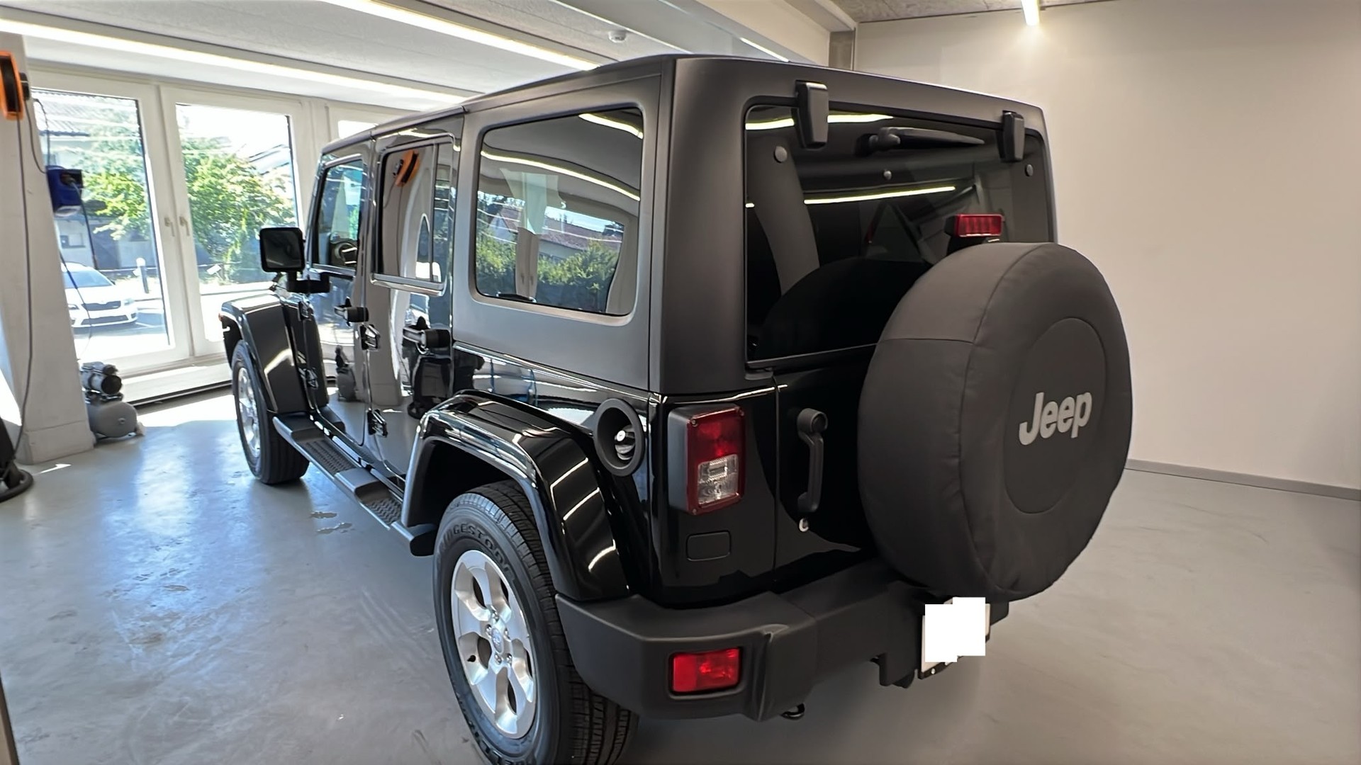 JEEP 3.6 V6 Sahara Unlimited-image-0