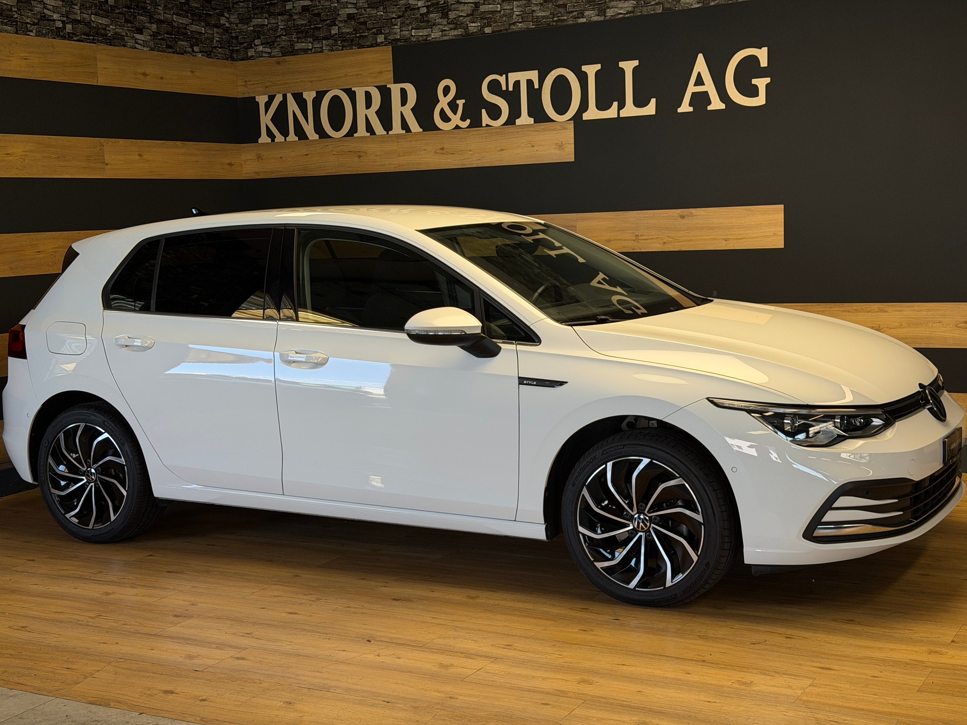 VW Golf 1.5 eTSI mHEV ACT Style DSG-image-3