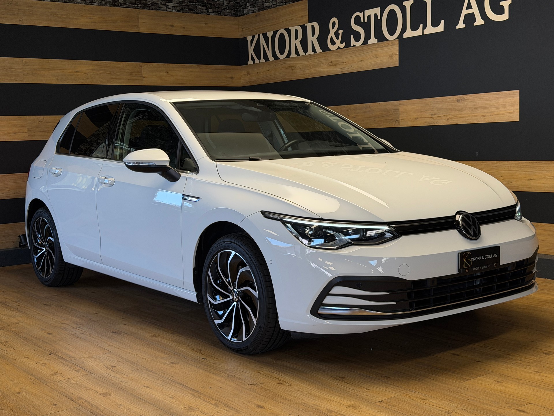 VW Golf 1.5 eTSI mHEV ACT Style DSG-image-1