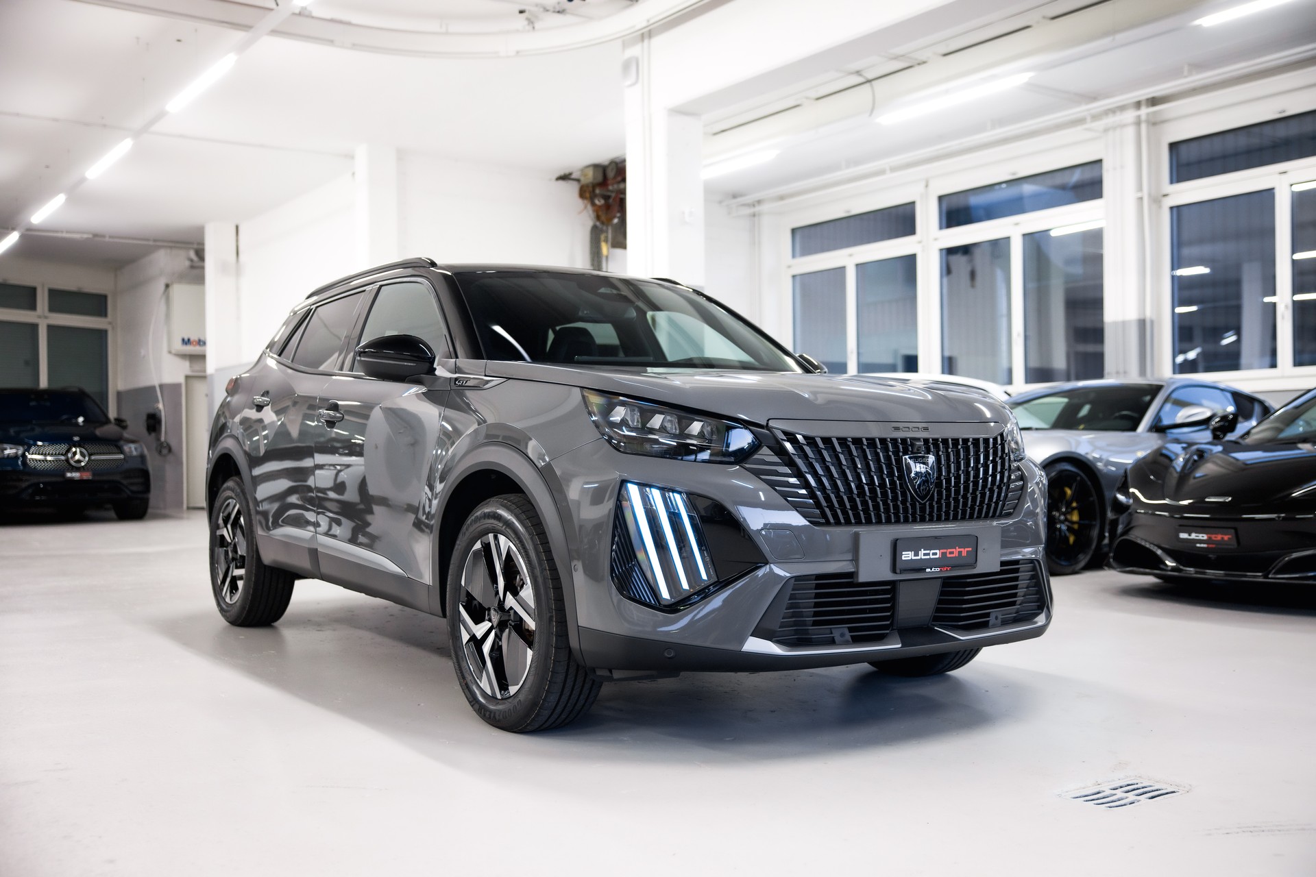 PEUGEOT 2008 1.2 145 MHEV GT Automat *CH-FHZ*-showroom-element-2