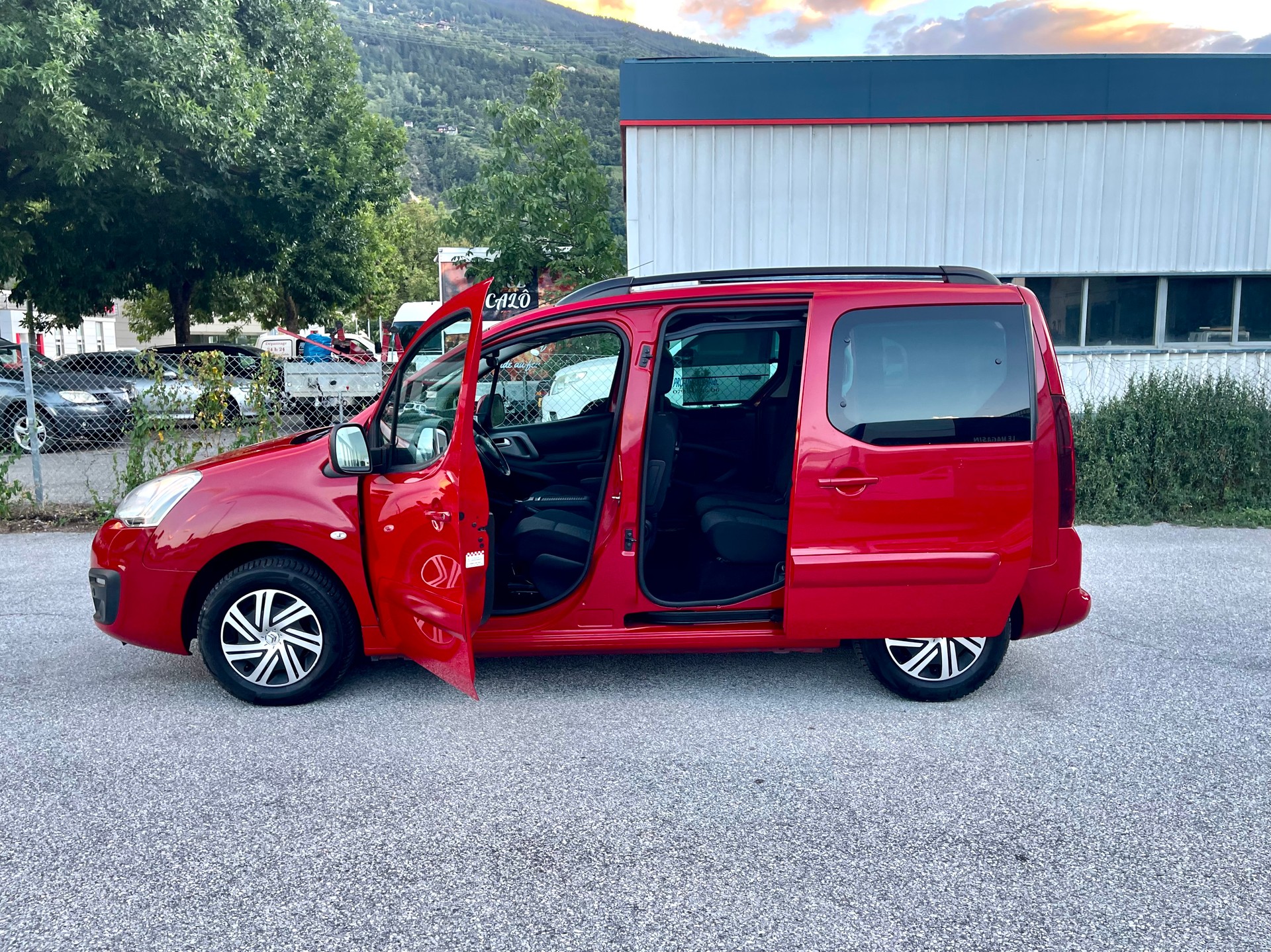 CITROEN Berlingo 1.6 BlueHDi Feel ETG6-image-4
