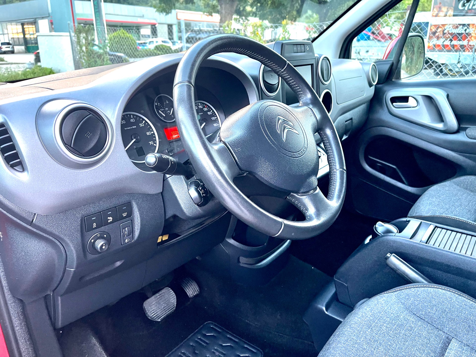 CITROEN Berlingo 1.6 BlueHDi Feel ETG6-image-5