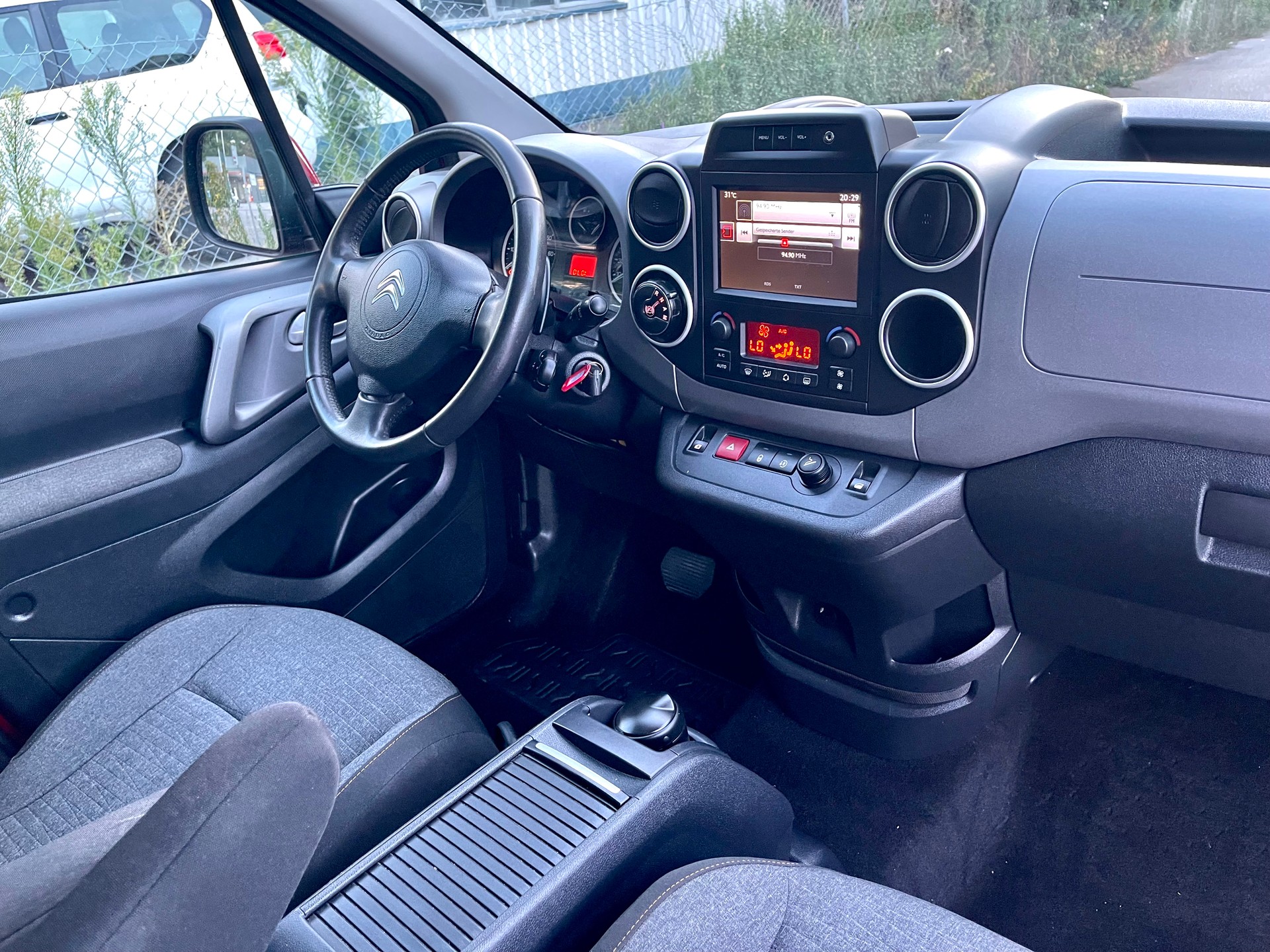 CITROEN Berlingo 1.6 BlueHDi Feel ETG6-image-24