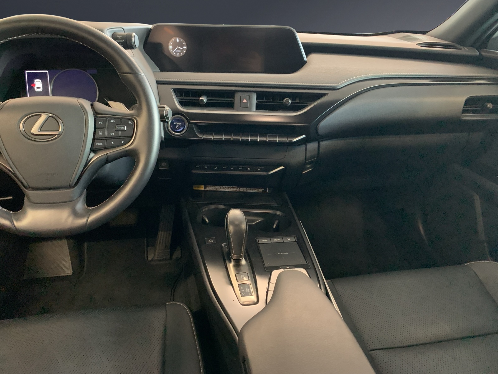 LEXUS UX 300e Impression-image-7