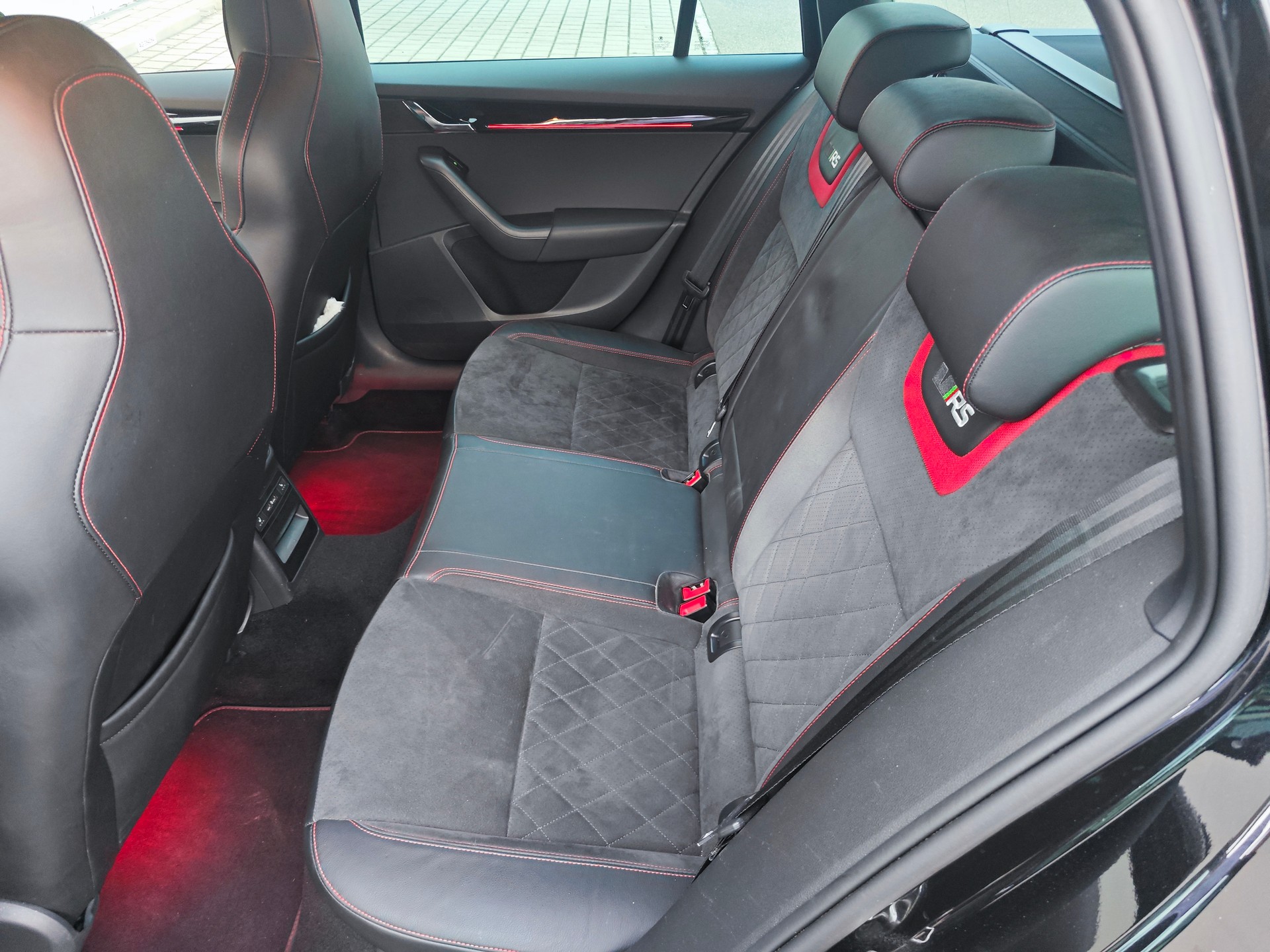 SKODA 2.0 TSI 245 RS DSG-image-3