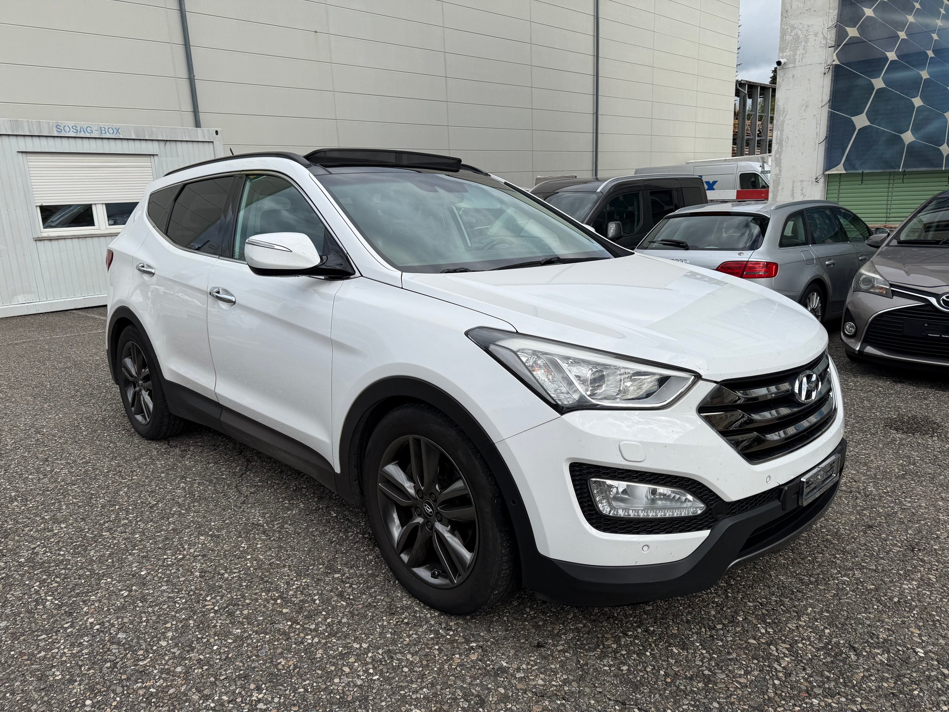 HYUNDAI Santa Fe 2.2 CRDI Premium 4WD Automatic-image-2