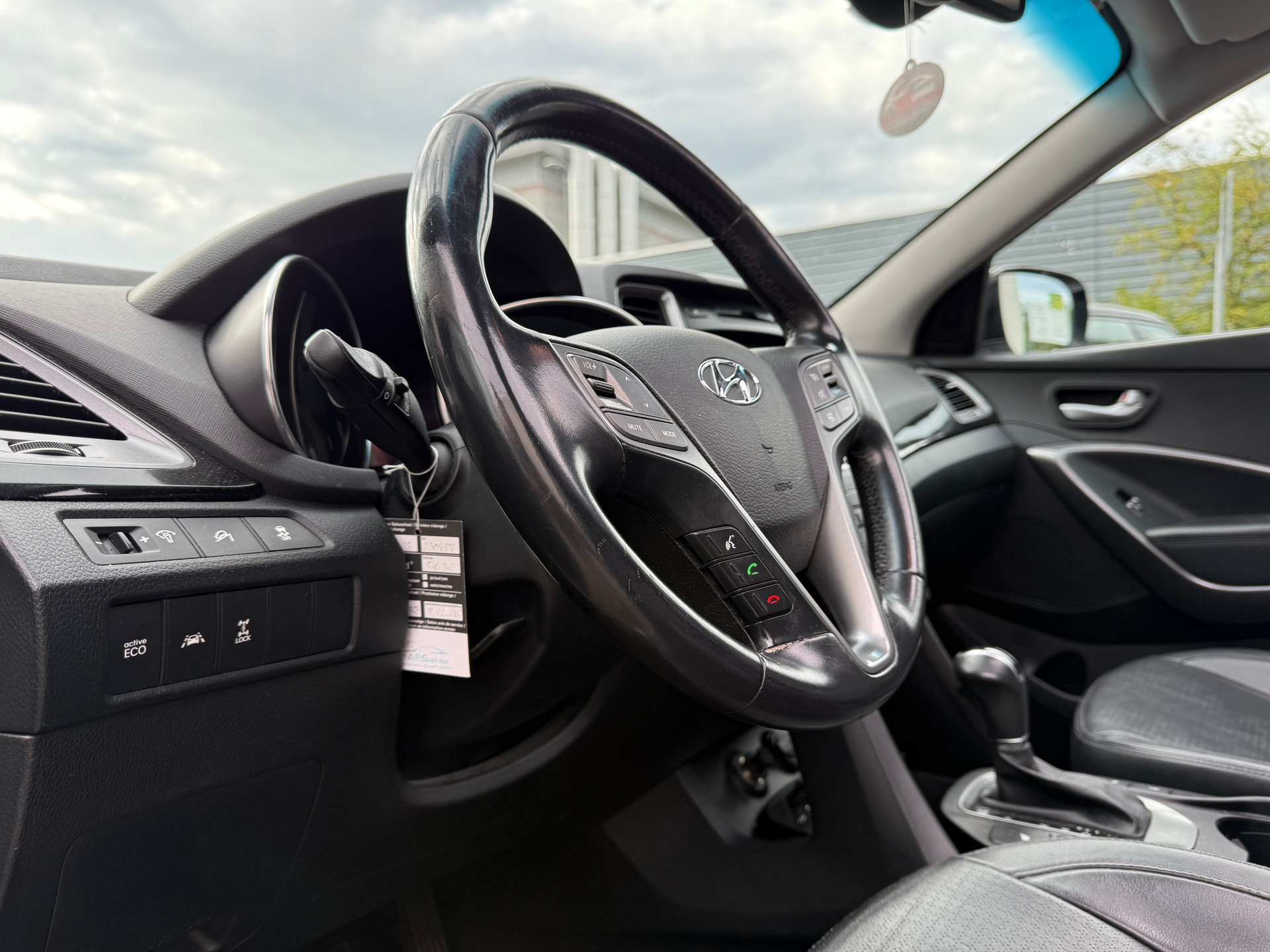 HYUNDAI Santa Fe 2.2 CRDI Premium 4WD Automatic-image-8