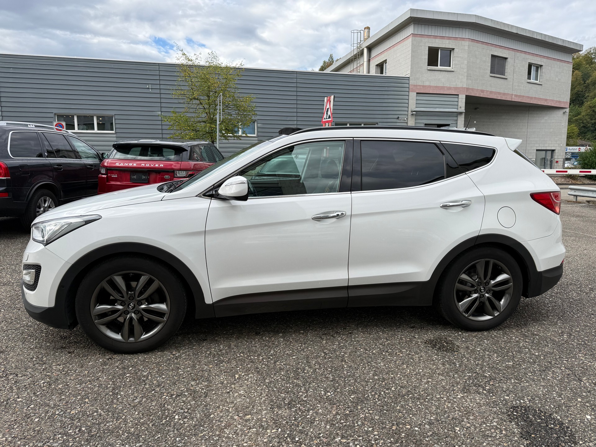 HYUNDAI Santa Fe 2.2 CRDI Premium 4WD Automatic-image-3