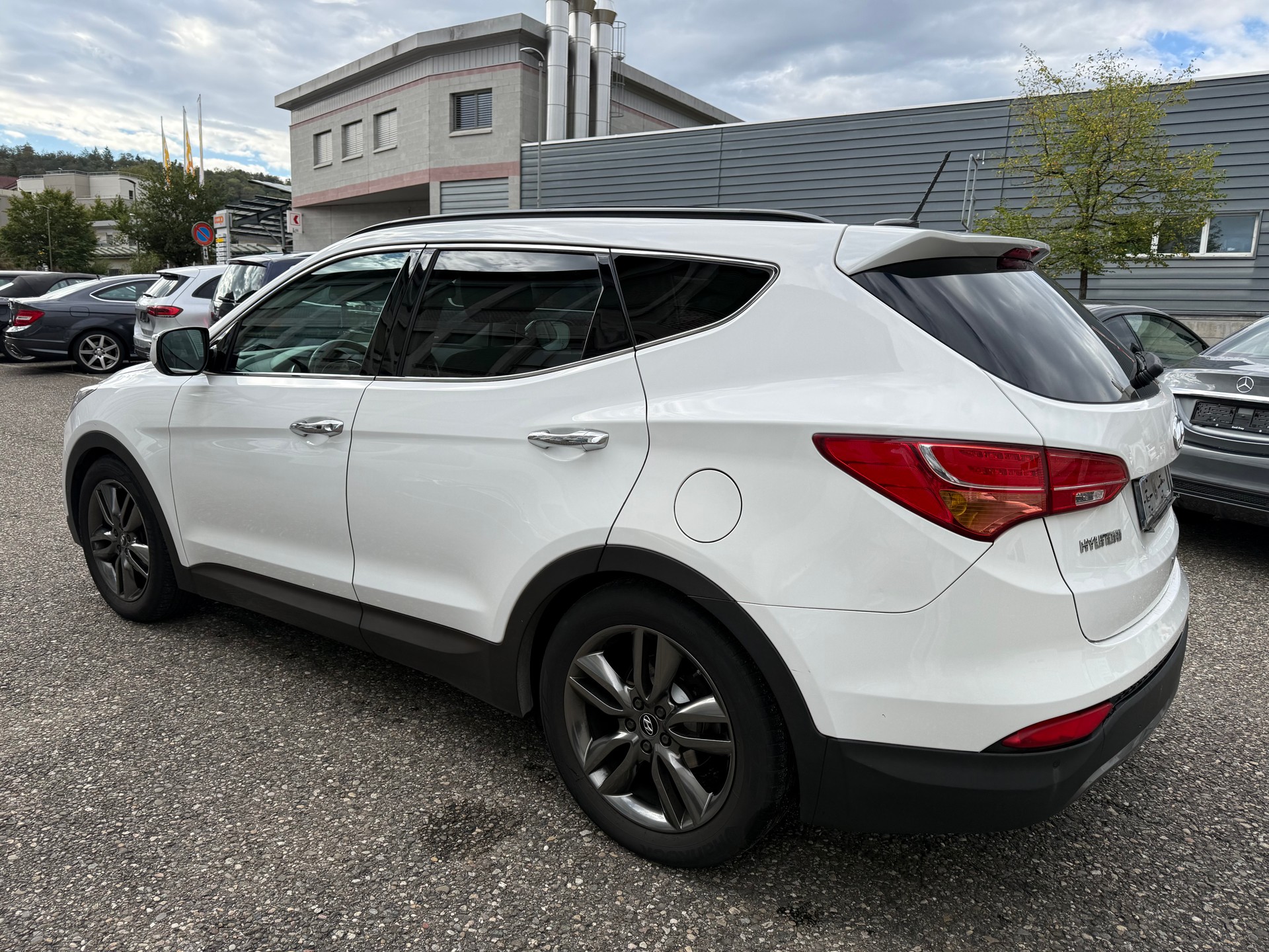 HYUNDAI Santa Fe 2.2 CRDI Premium 4WD Automatic-image-5
