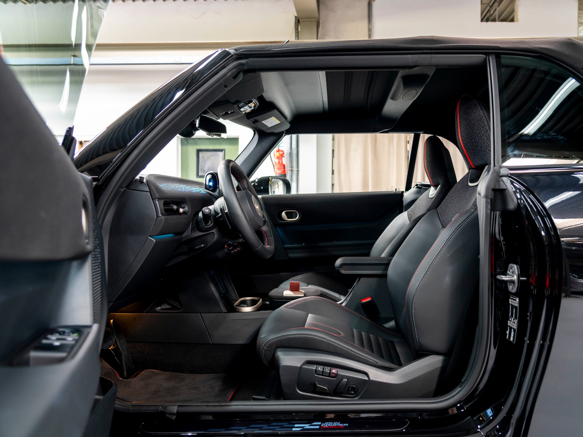 MINI Cooper C Cabriolet, DKG, JCW, Pack XL-image-24