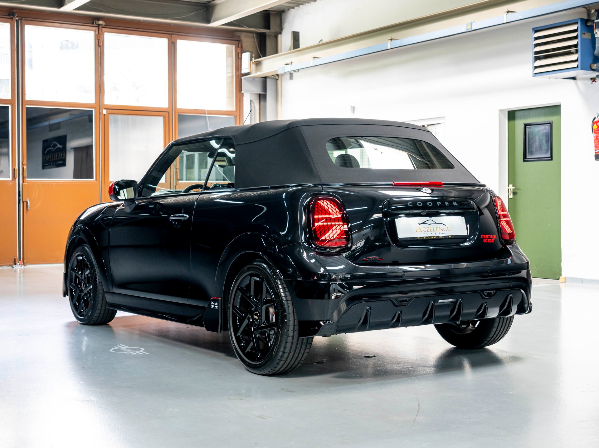 MINI Cooper C Cabriolet, DKG, JCW, Pack XL-image-12