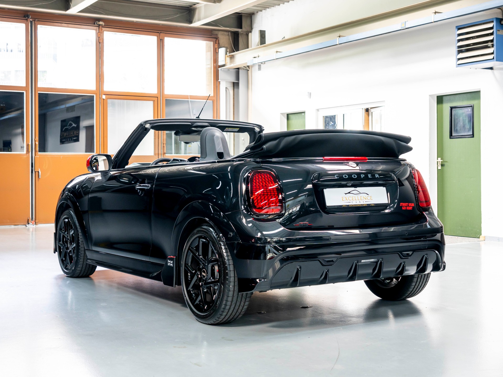 MINI Cooper C Cabriolet, DKG, JCW, Pack XL-image-11