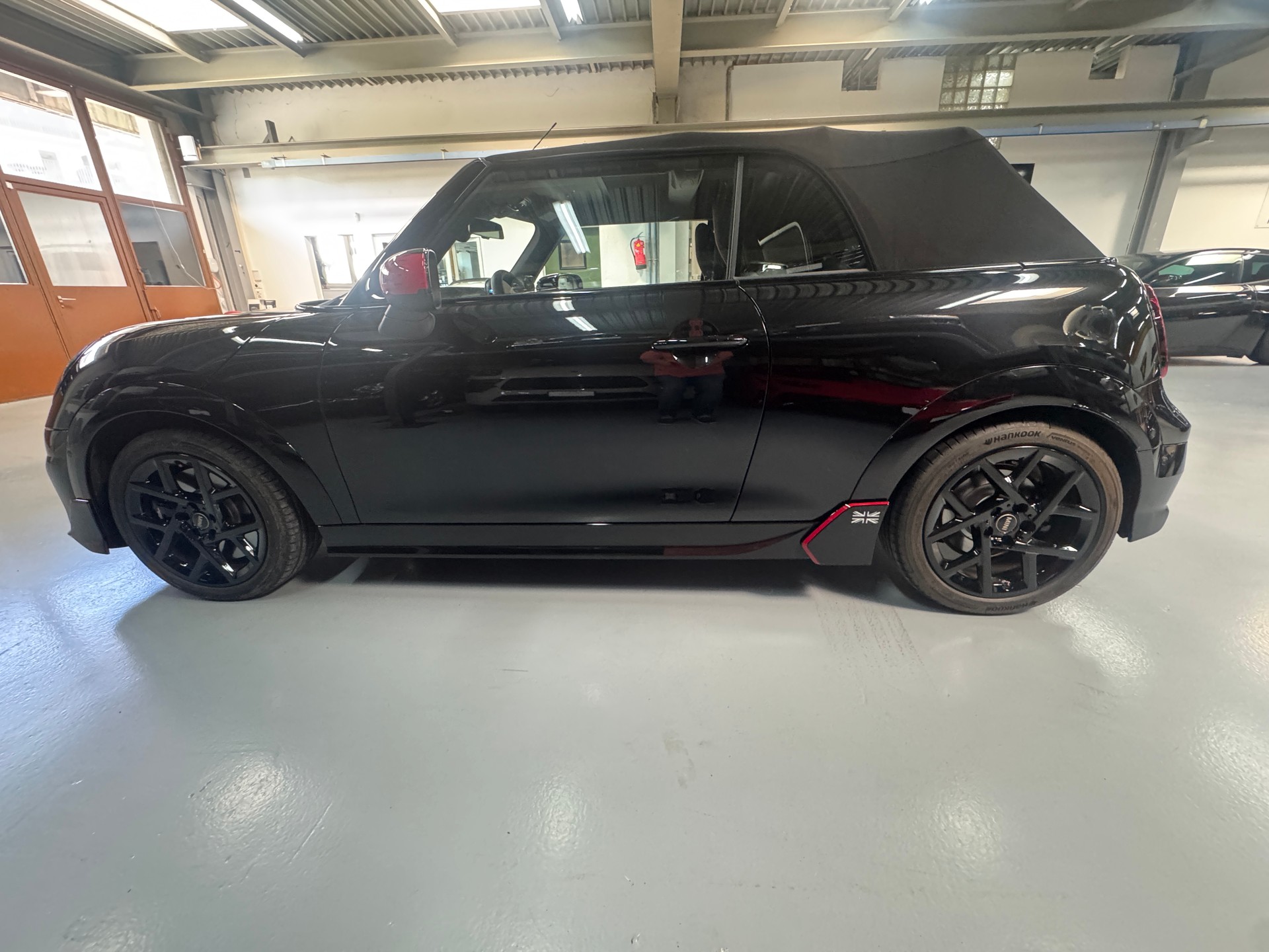 MINI Cooper C Cabriolet DKG AVEC John Cooper Works Trim et pack XL-image-6