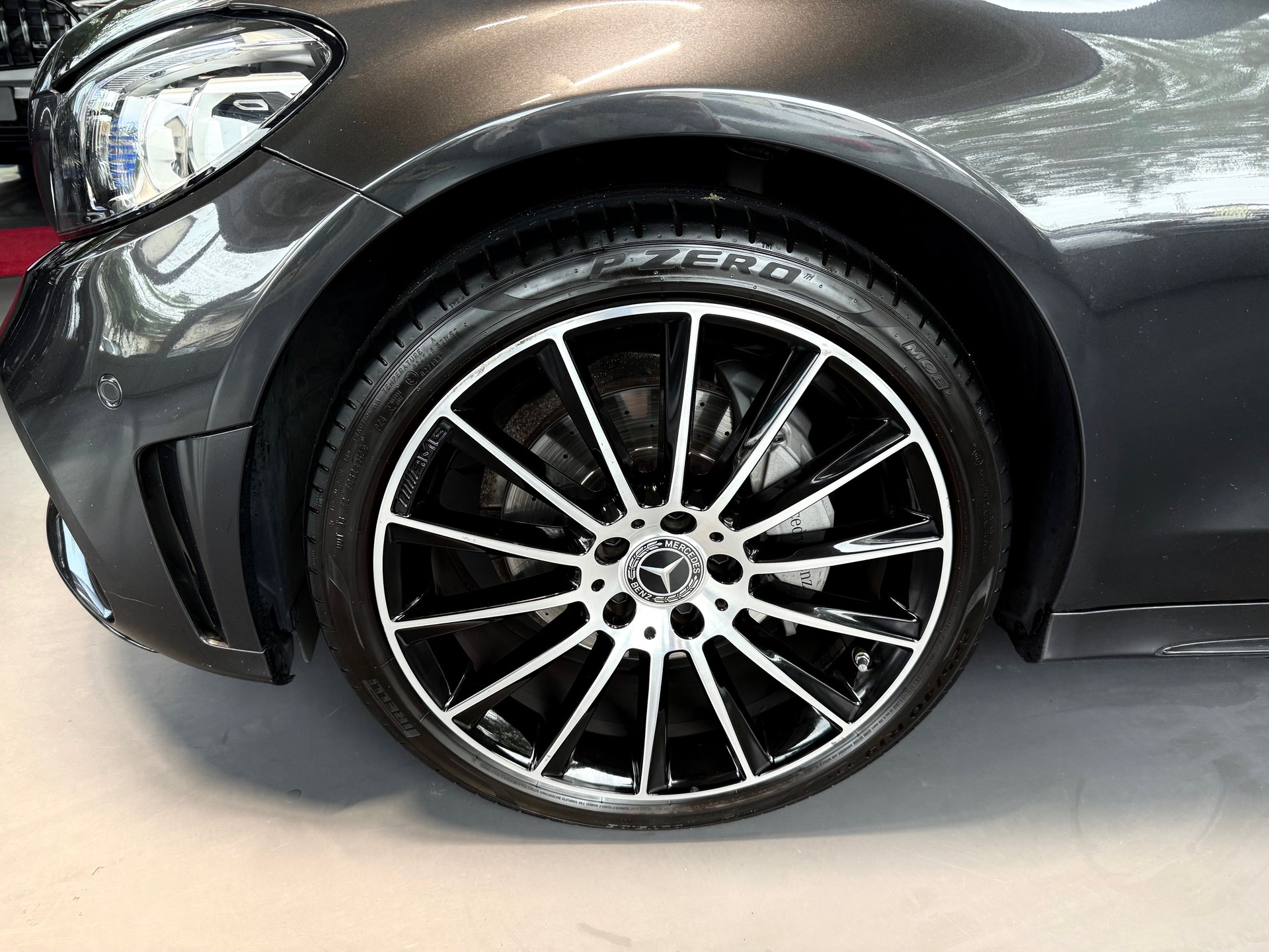 MERCEDES-BENZ C 220 d AMG Line 4Matic 9G-Tronic-image-4