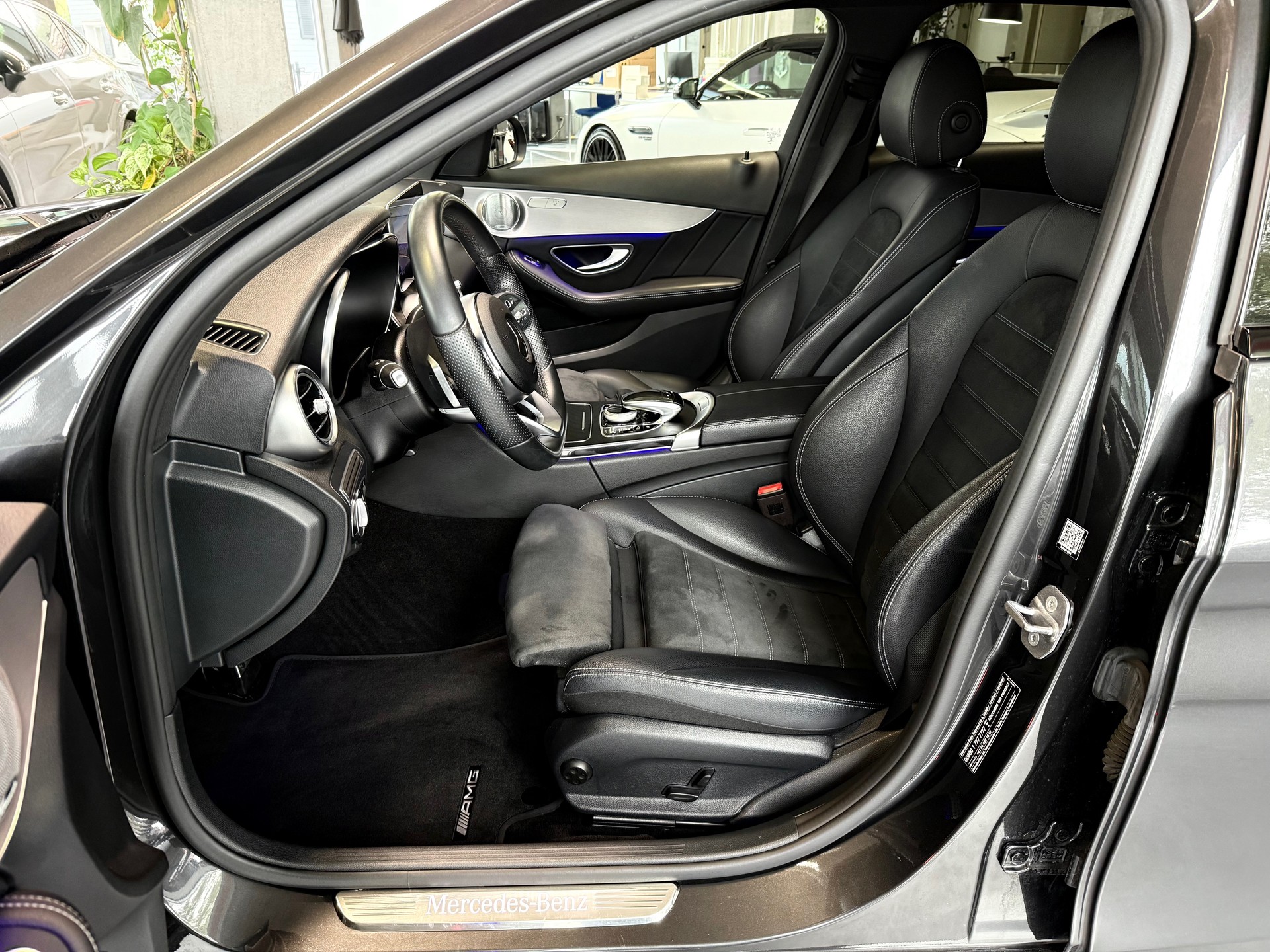 MERCEDES-BENZ C 220 d AMG Line 4Matic 9G-Tronic-image-9