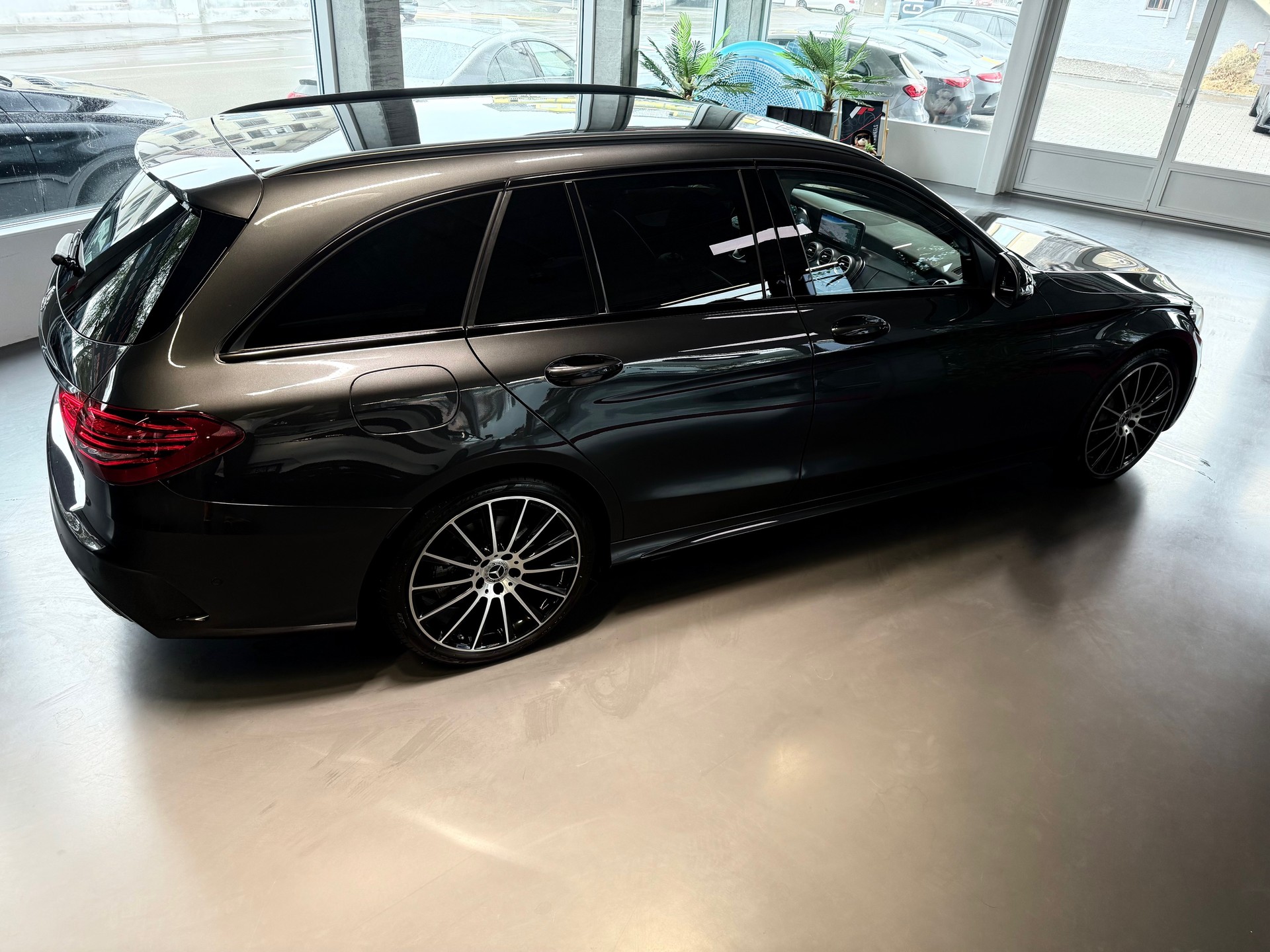 MERCEDES-BENZ C 220 d AMG Line 4Matic 9G-Tronic-image-3