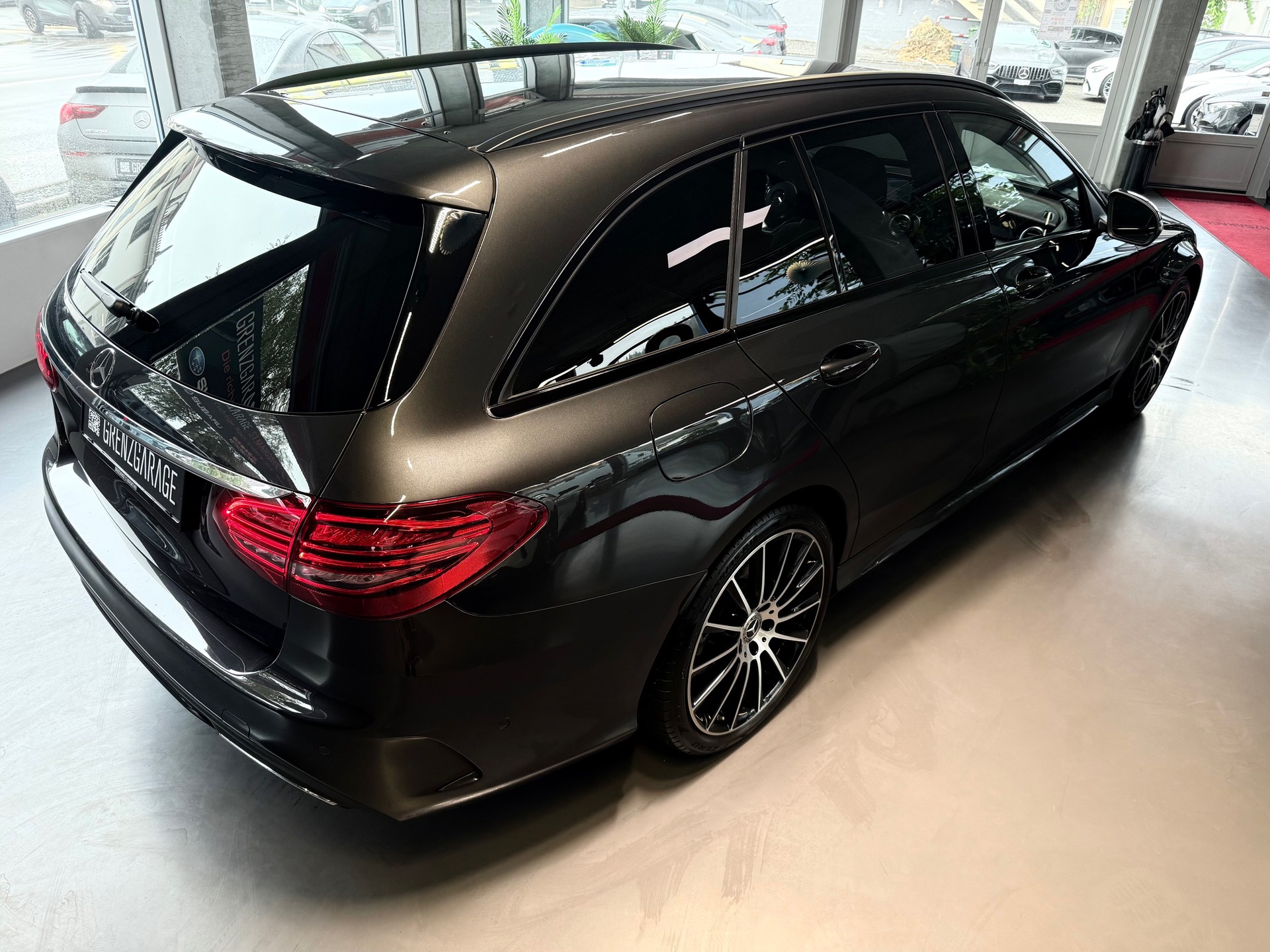 MERCEDES-BENZ C 220 d AMG Line 4Matic 9G-Tronic-image-6