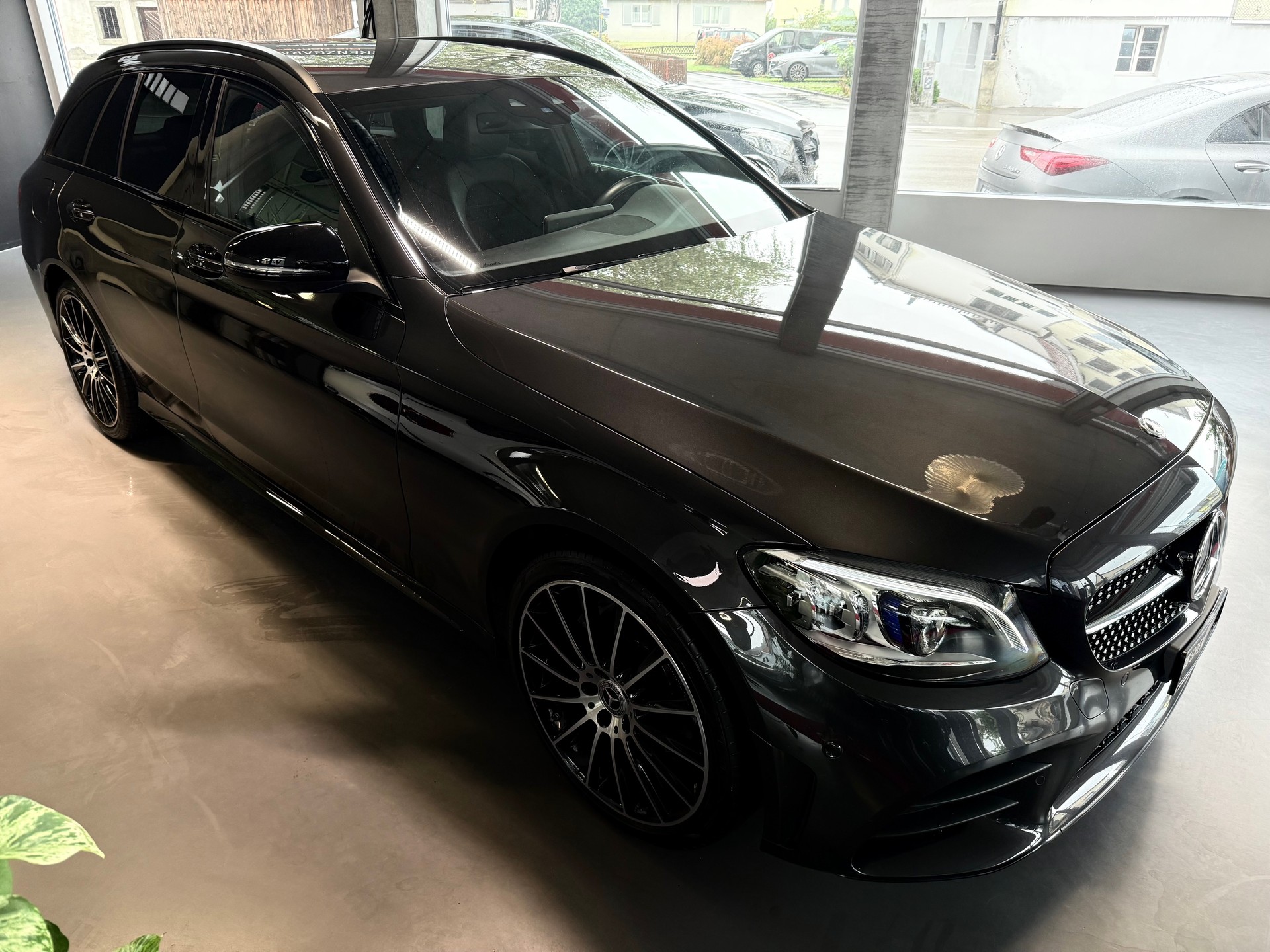 MERCEDES-BENZ C 220 d AMG Line 4Matic 9G-Tronic-image-1