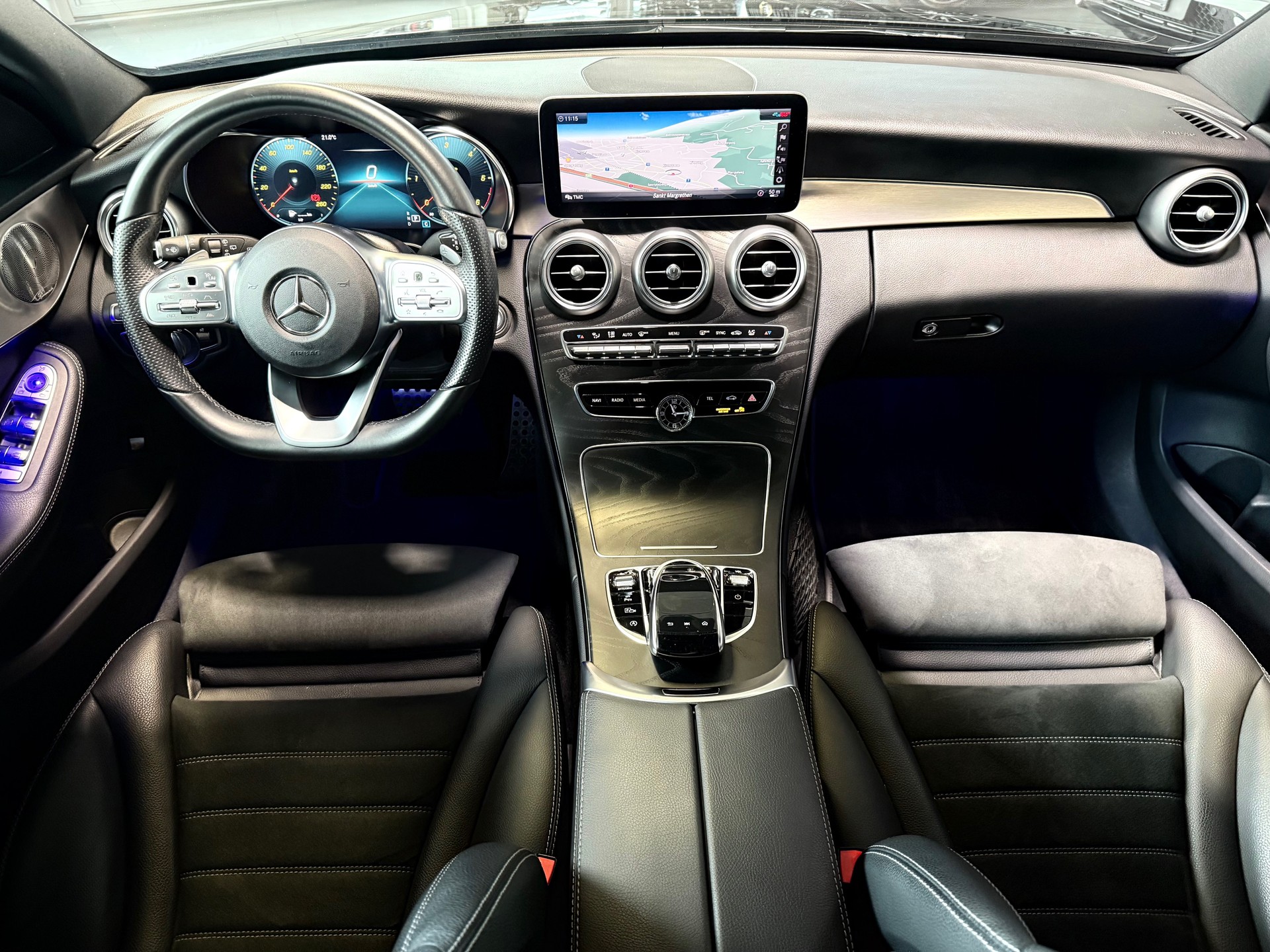 MERCEDES-BENZ C 220 d AMG Line 4Matic 9G-Tronic-image-14