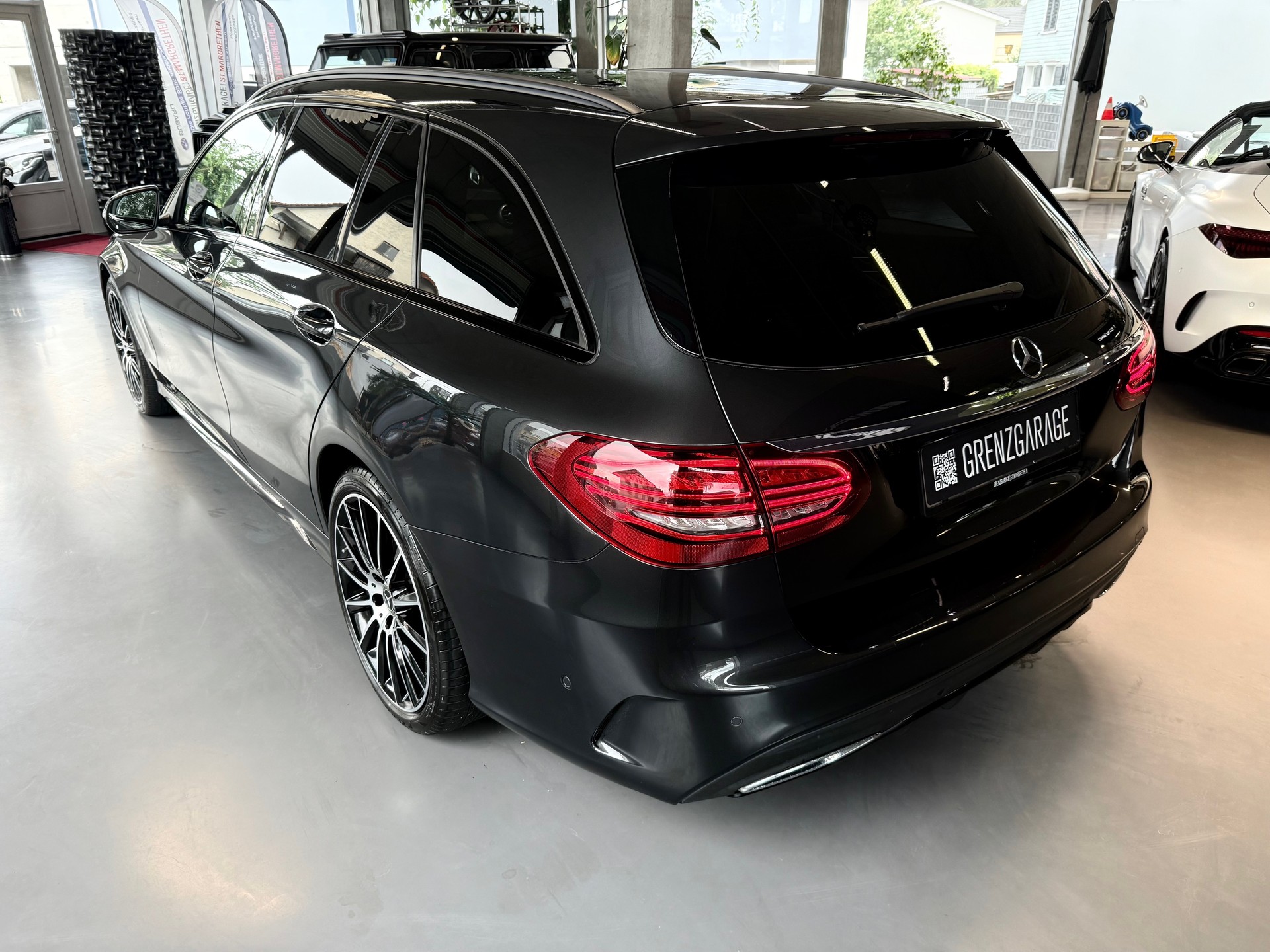 MERCEDES-BENZ C 220 d AMG Line 4Matic 9G-Tronic-image-5