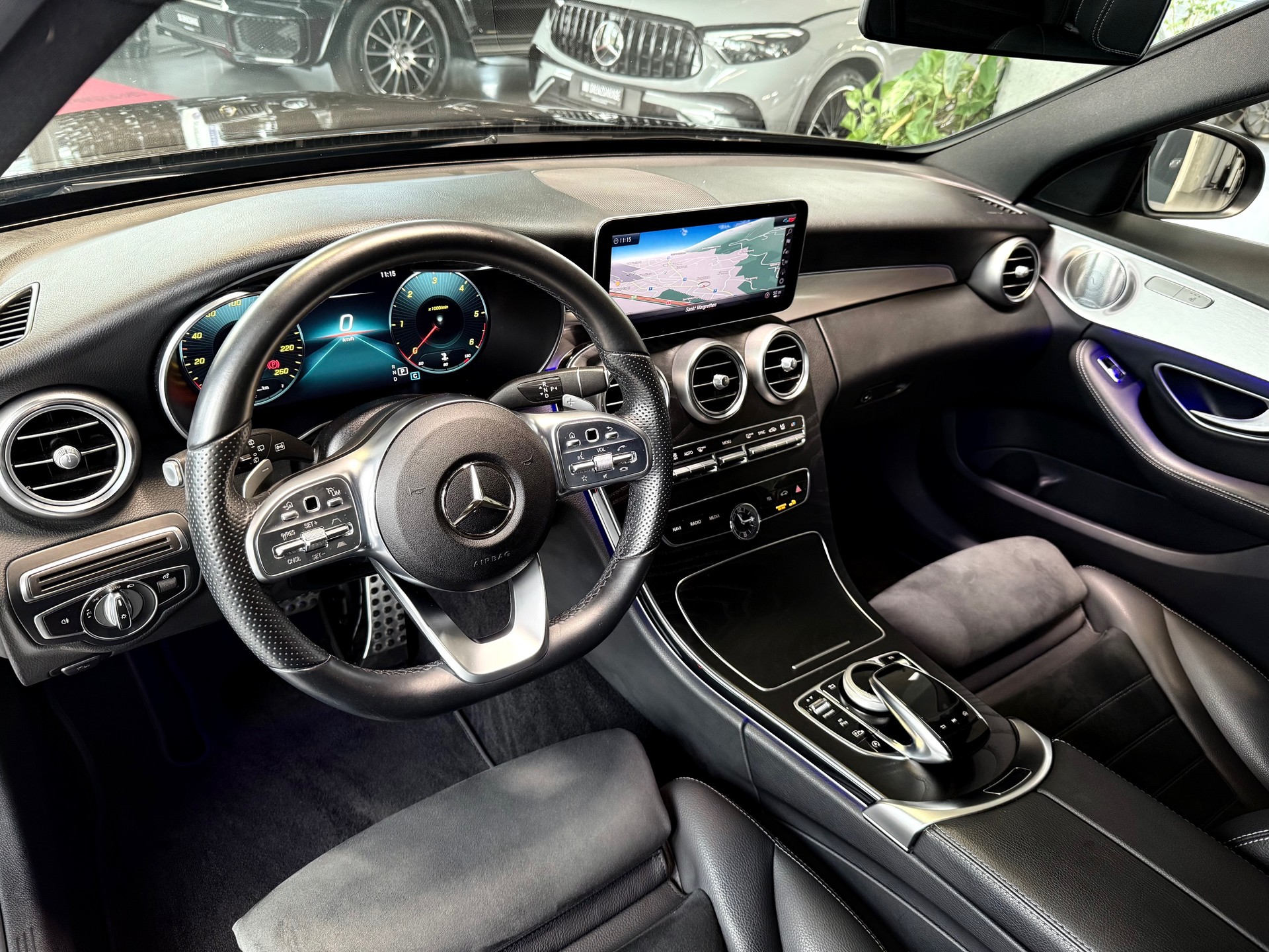 MERCEDES-BENZ C 220 d AMG Line 4Matic 9G-Tronic-image-10
