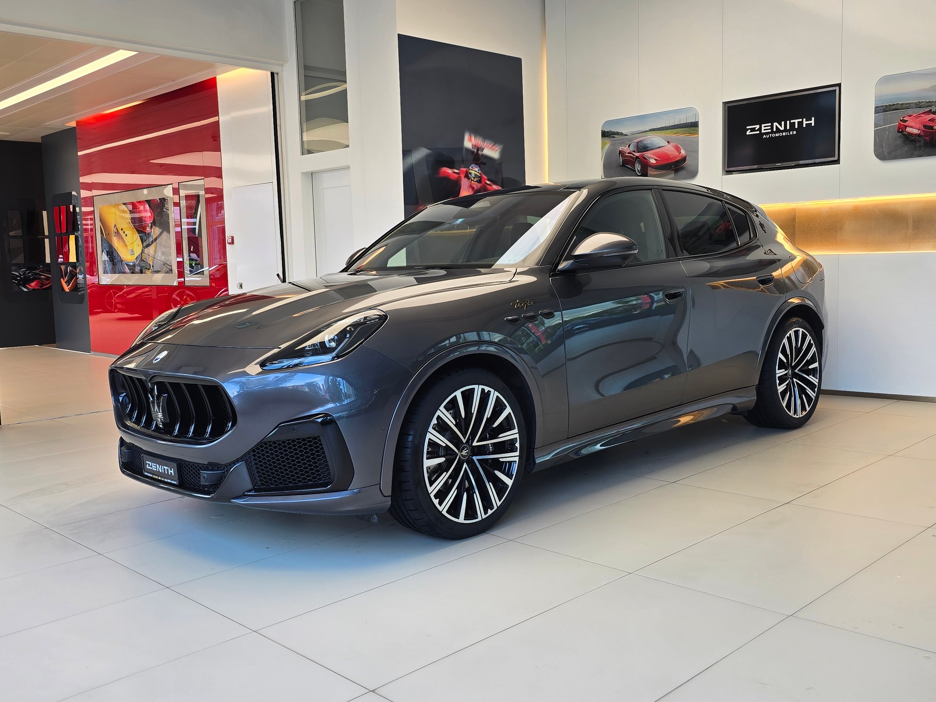 MASERATI Grecale 3.0 Trofeo Automatica-image-0