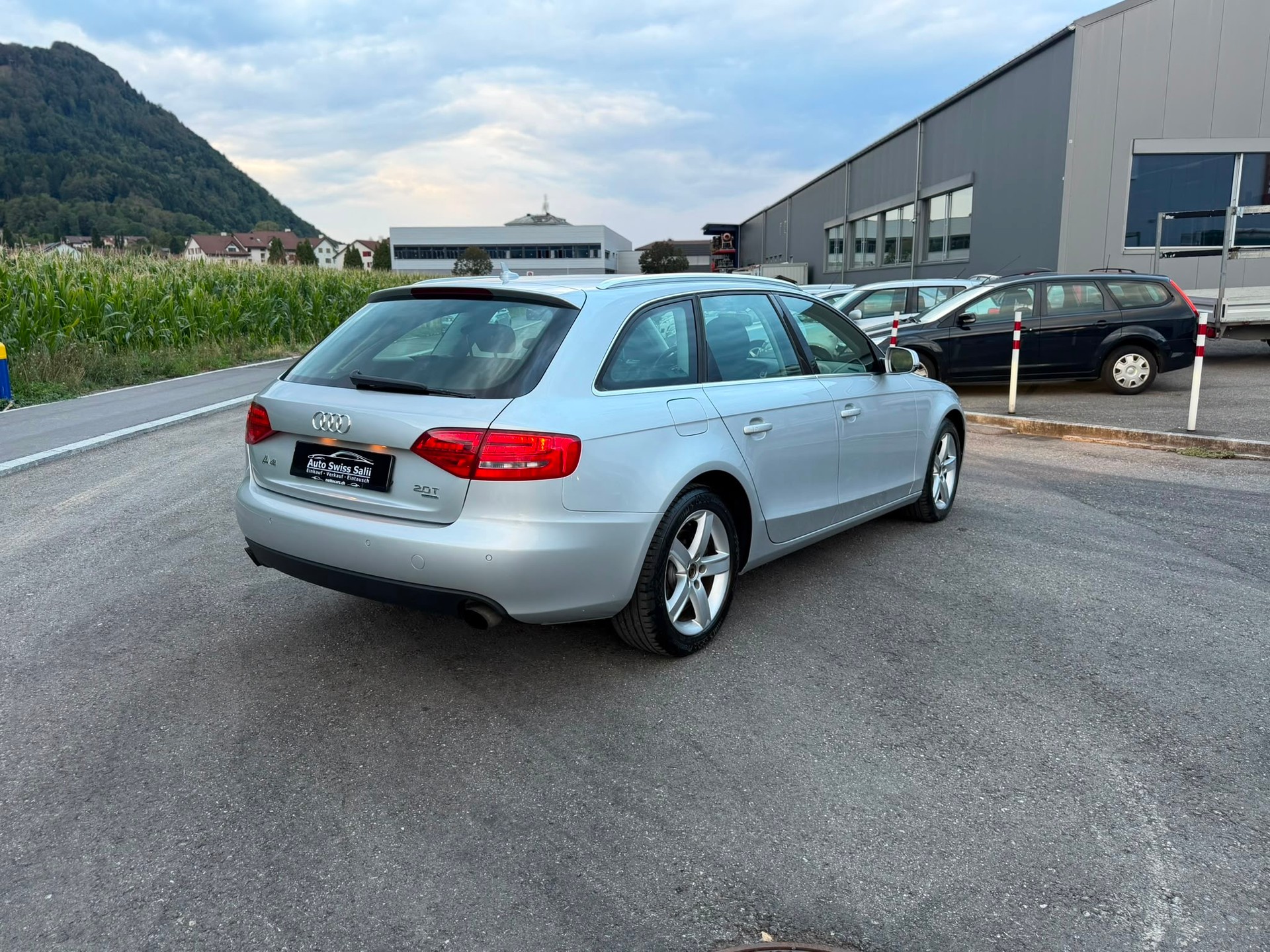 AUDI A4 Avant 2.0 TFSI quattro S-tronic-image-3