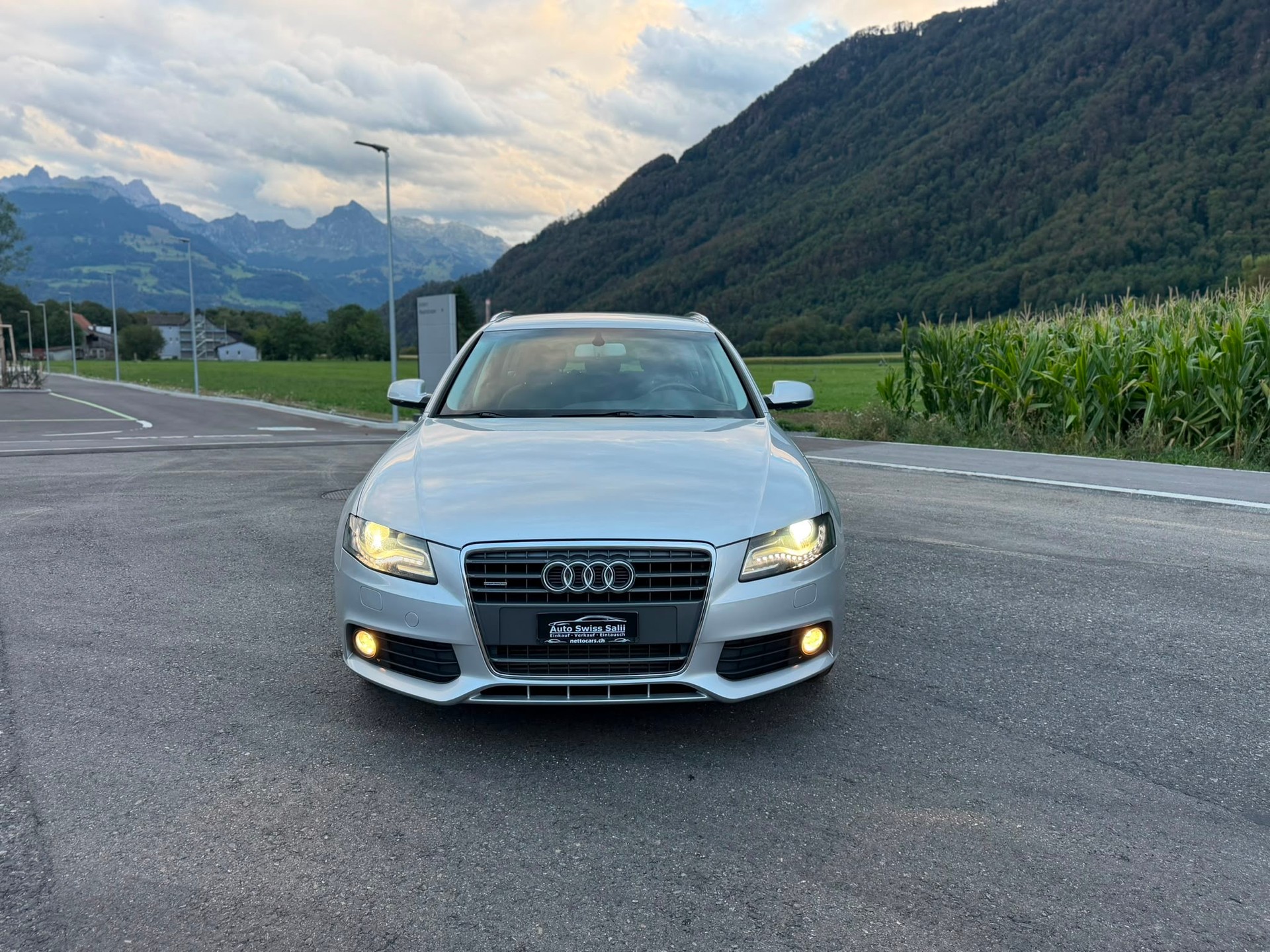 AUDI A4 Avant 2.0 TFSI quattro S-tronic-image-2