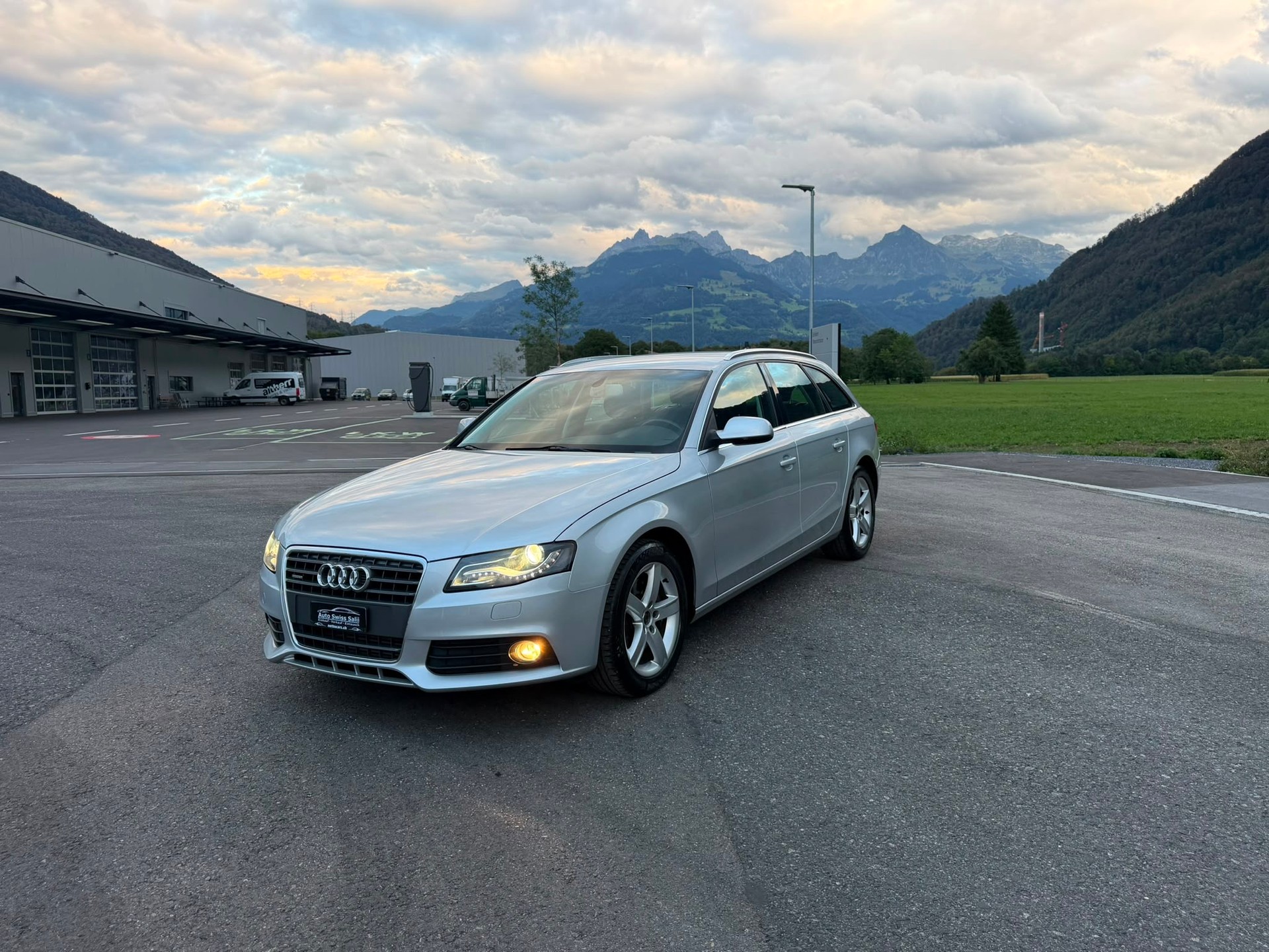 AUDI A4 Avant 2.0 TFSI quattro S-tronic-image-1