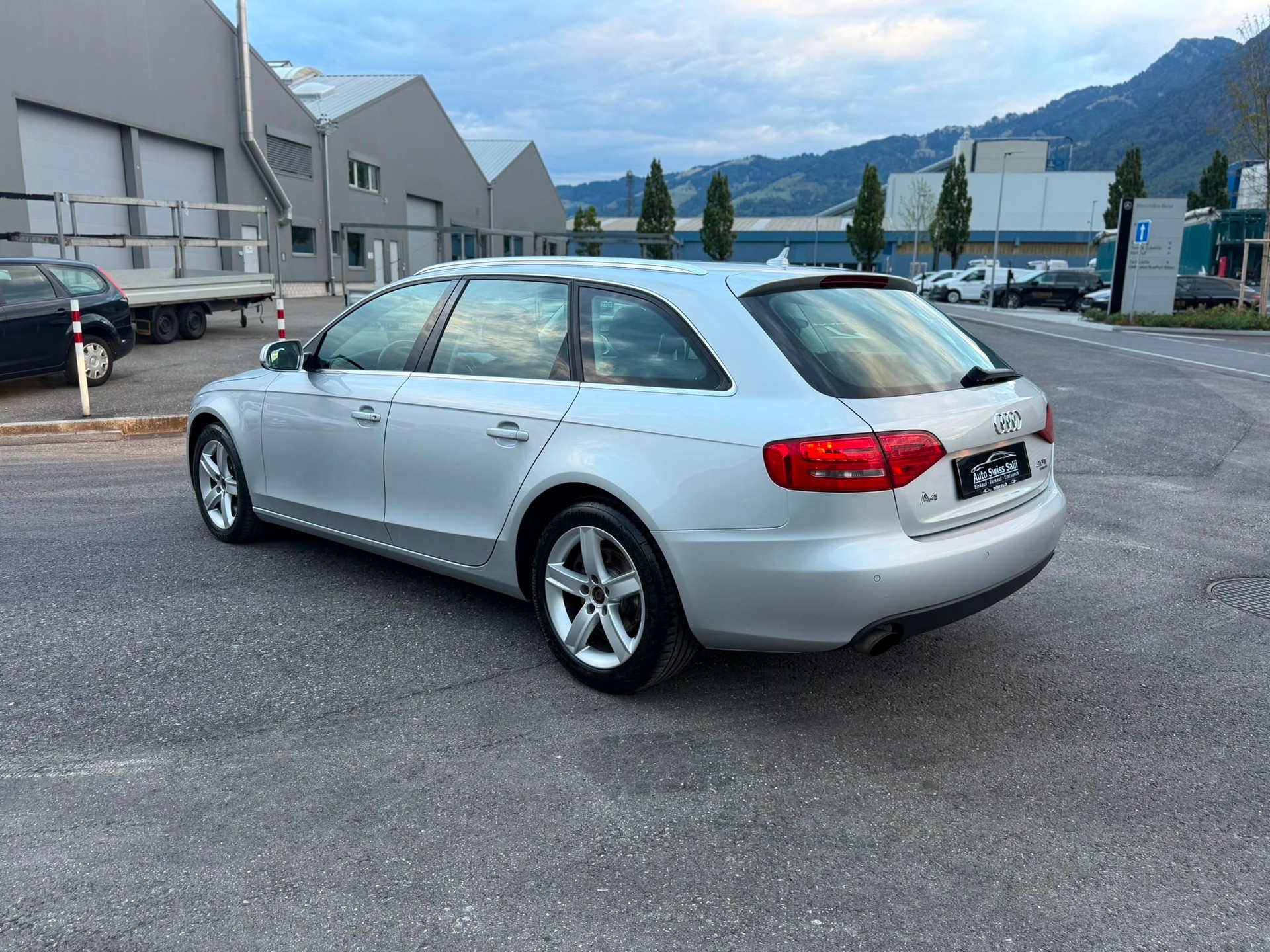AUDI A4 Avant 2.0 TFSI quattro S-tronic-image-4