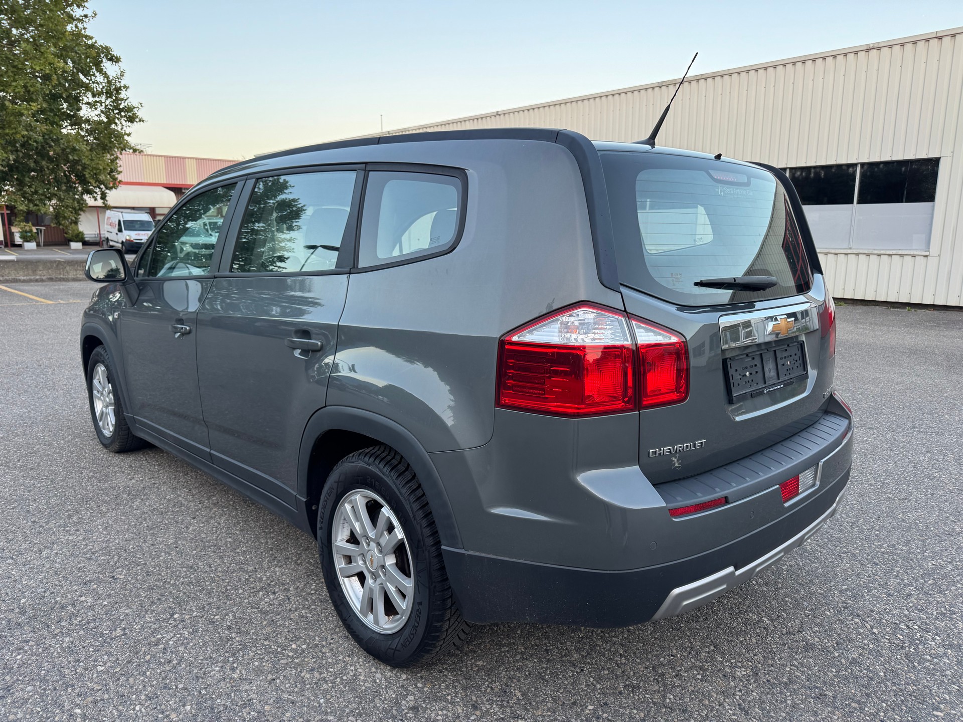 CHEVROLET Orlando 2.0 VCDi LS-image-5