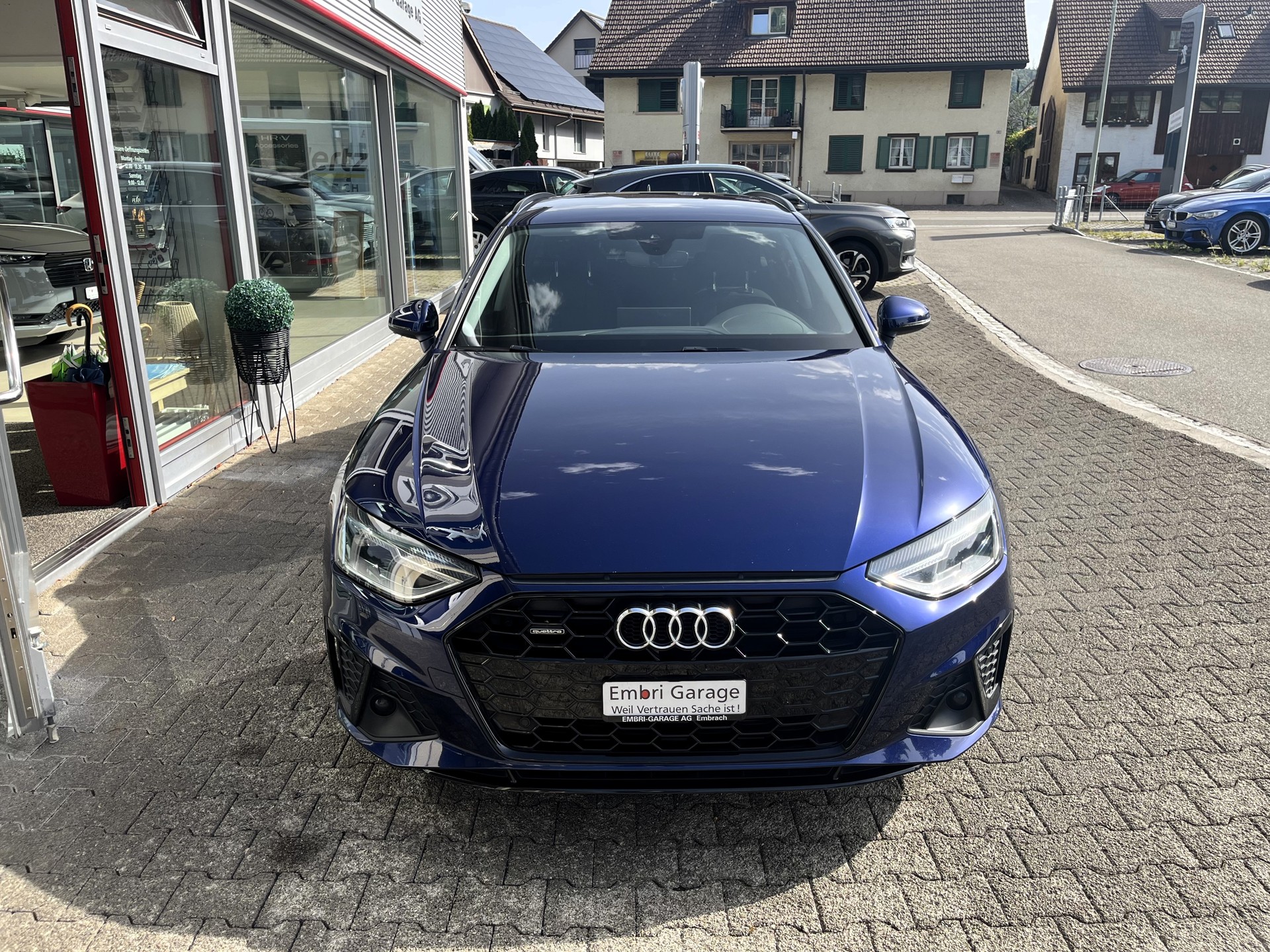 AUDI A4 Avant 40 TFSI S line S-tronic quattro-image-1