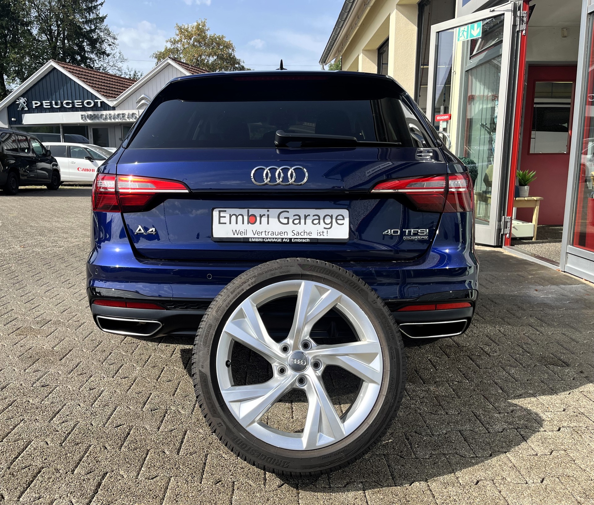 AUDI A4 Avant 40 TFSI S line S-tronic quattro-image-6