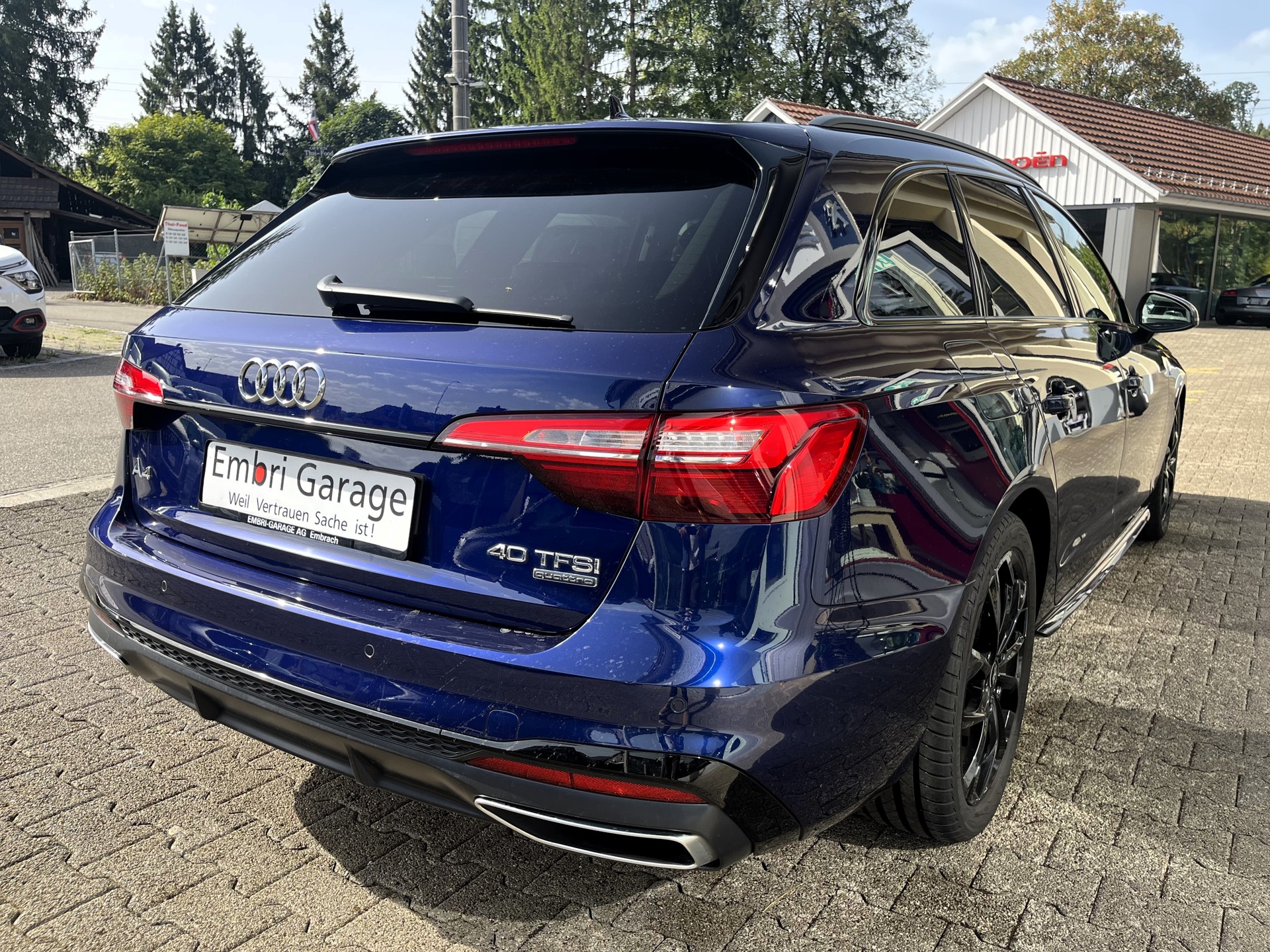 AUDI A4 Avant 40 TFSI S line S-tronic quattro-image-5