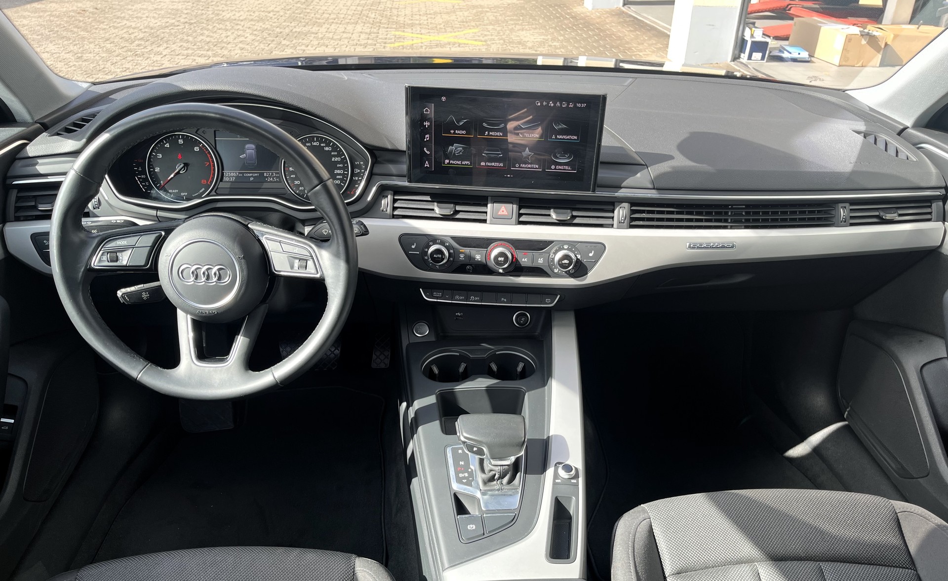 AUDI A4 Avant 40 TFSI S line S-tronic quattro-image-12