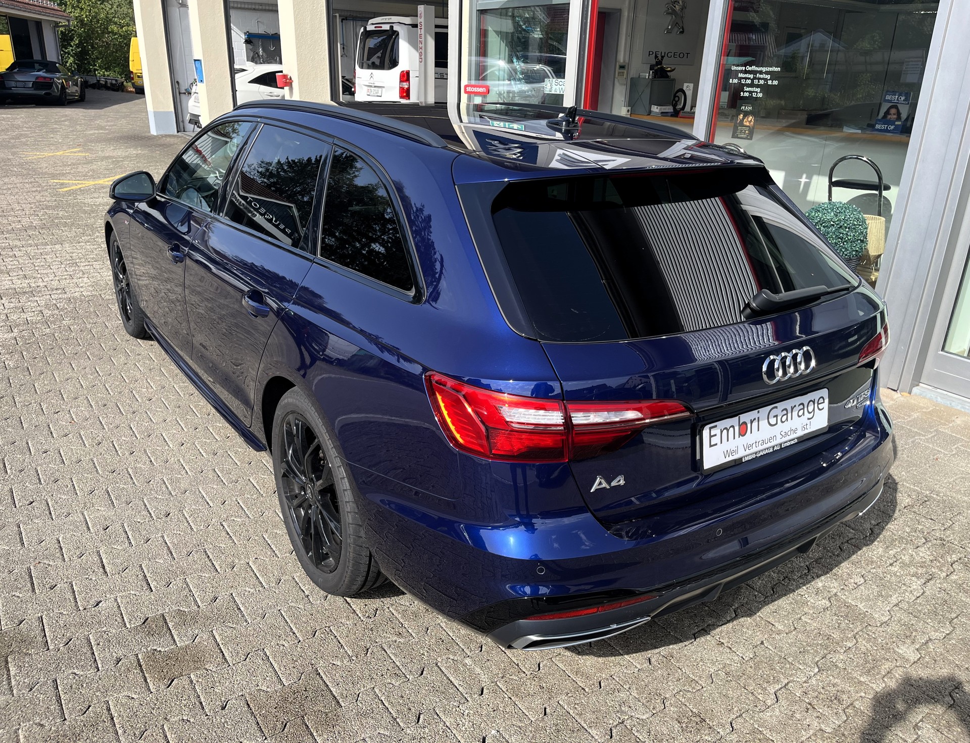 AUDI A4 Avant 40 TFSI S line S-tronic quattro-image-4