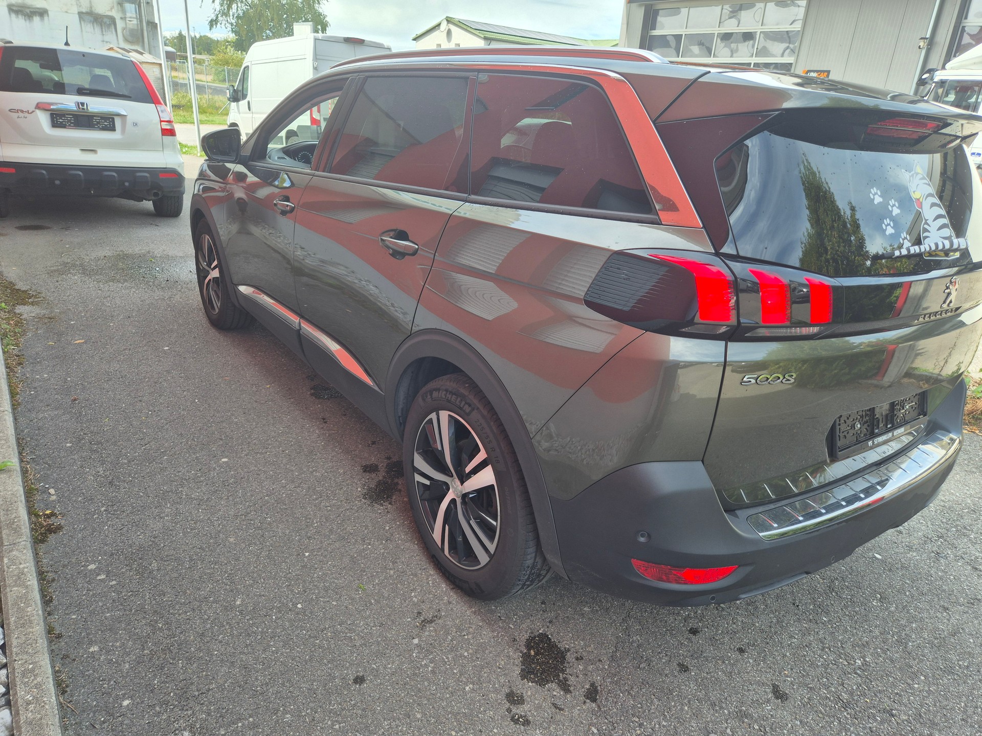 PEUGEOT 5008 1.5 BlueHDi Allure EAT-image-10