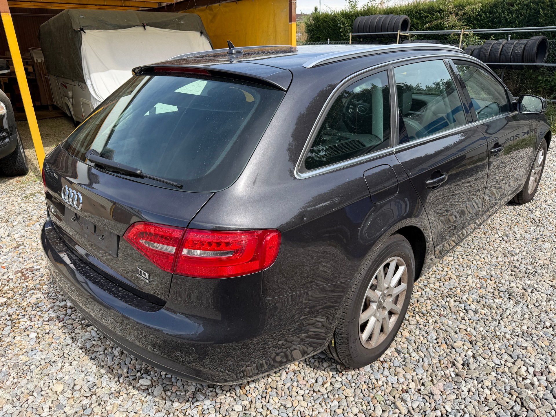 AUDI A4 Avant 2.0 TDI quattro S-tronic-image-2