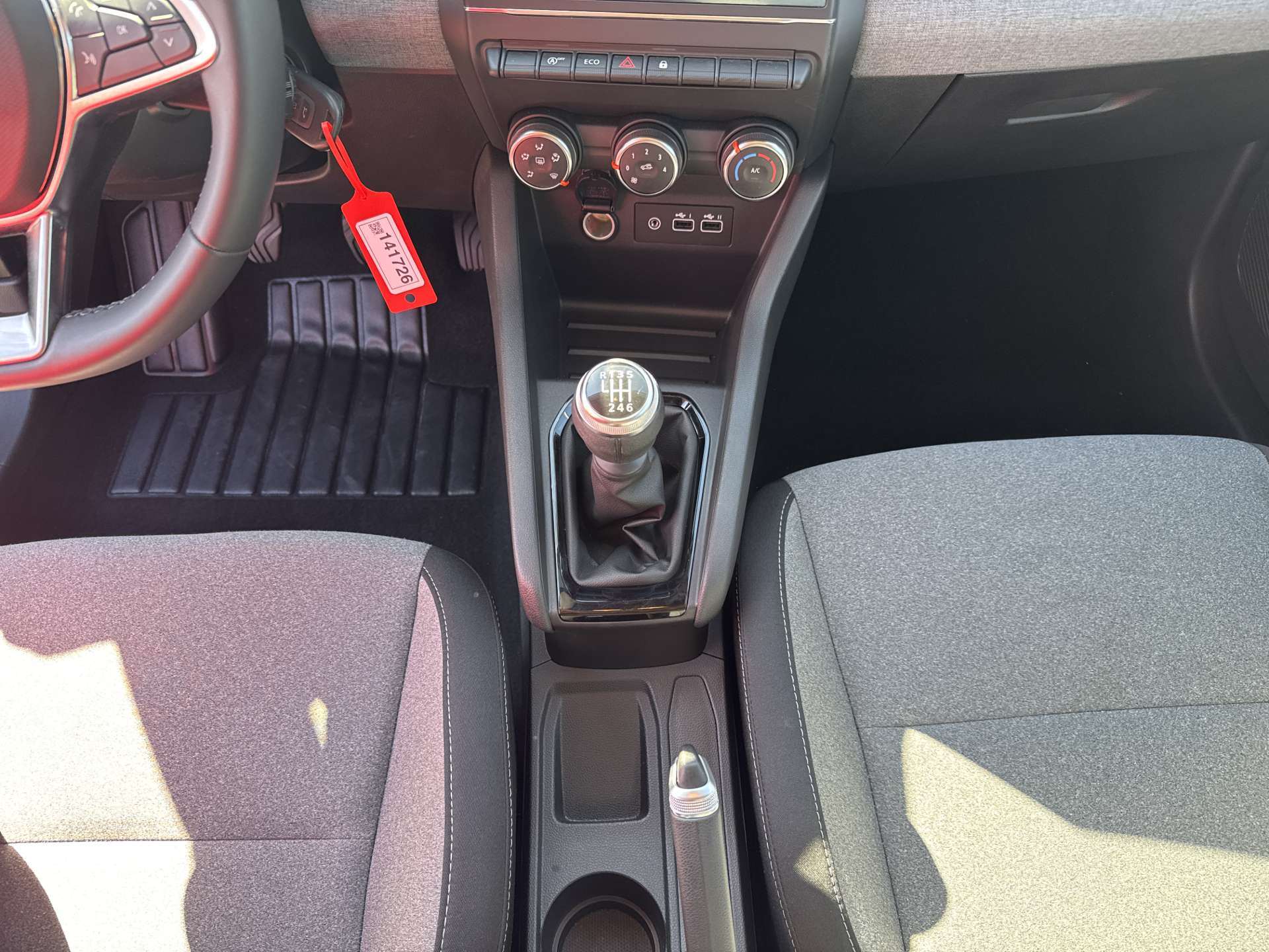 RENAULT Clio 1.5 DCi Evolution 100PS-image-11