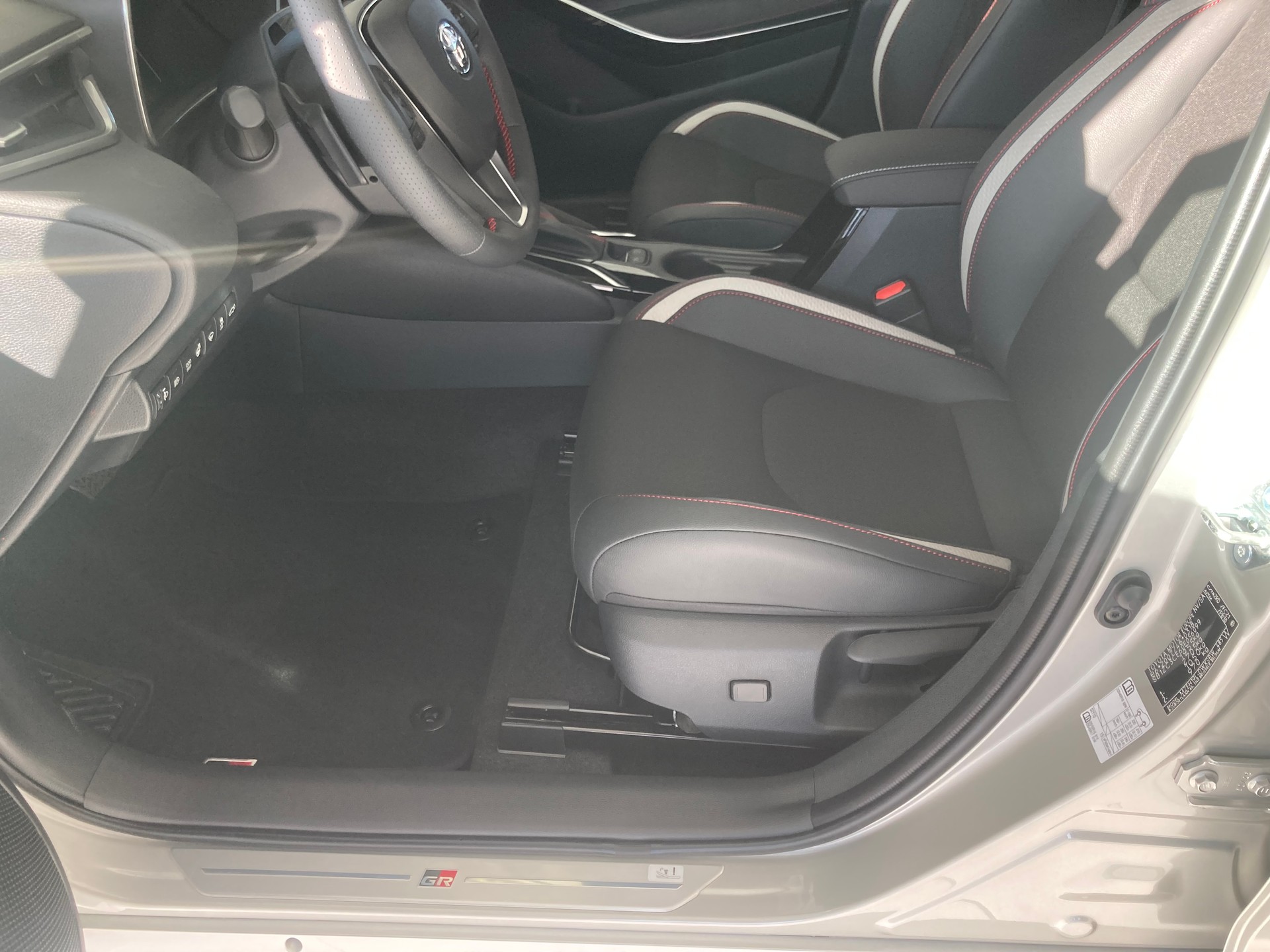 TOYOTA Corolla 2.0 HSD GR Sport e- CVT-image-8