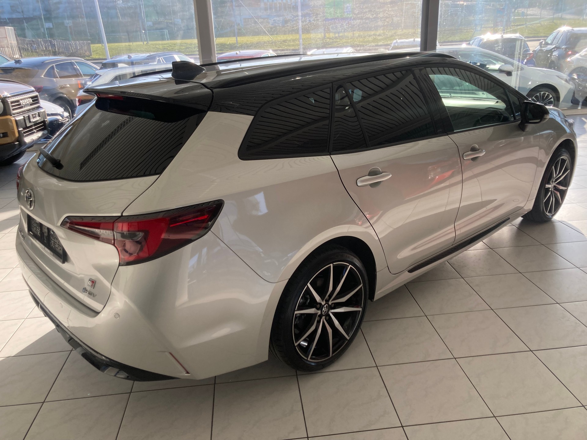 TOYOTA Corolla 2.0 HSD GR Sport e- CVT-image-4