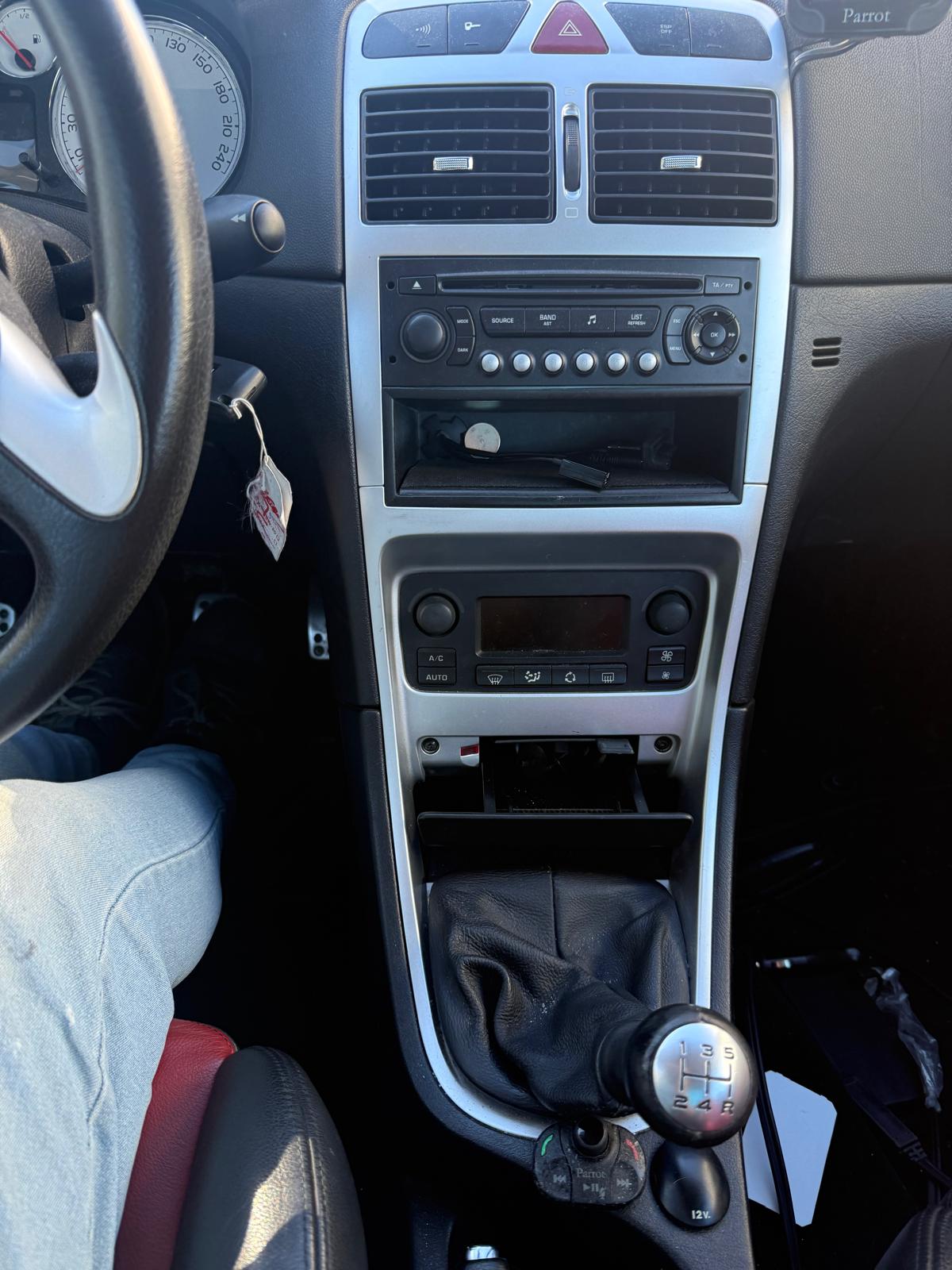 PEUGEOT 2.0i Cabrio-image-2