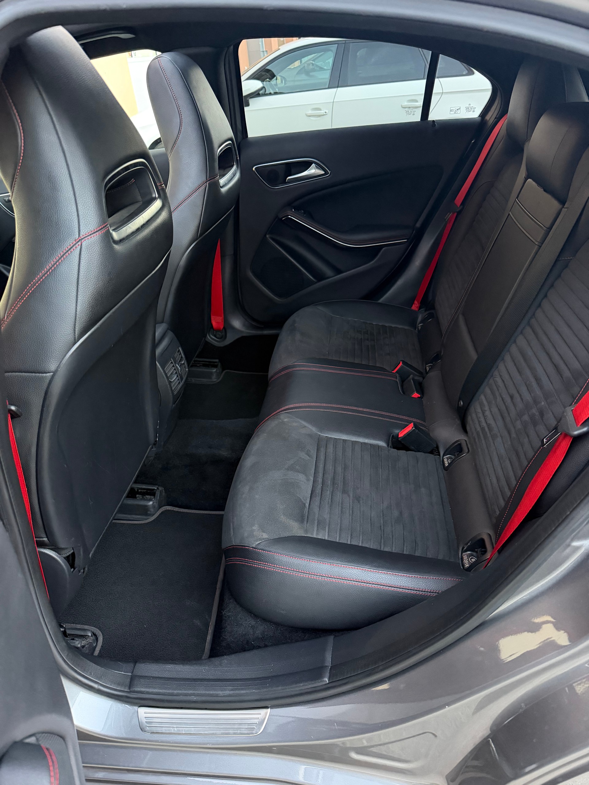 MERCEDES-BENZ A 250 Sport 7G-DCT-image-13
